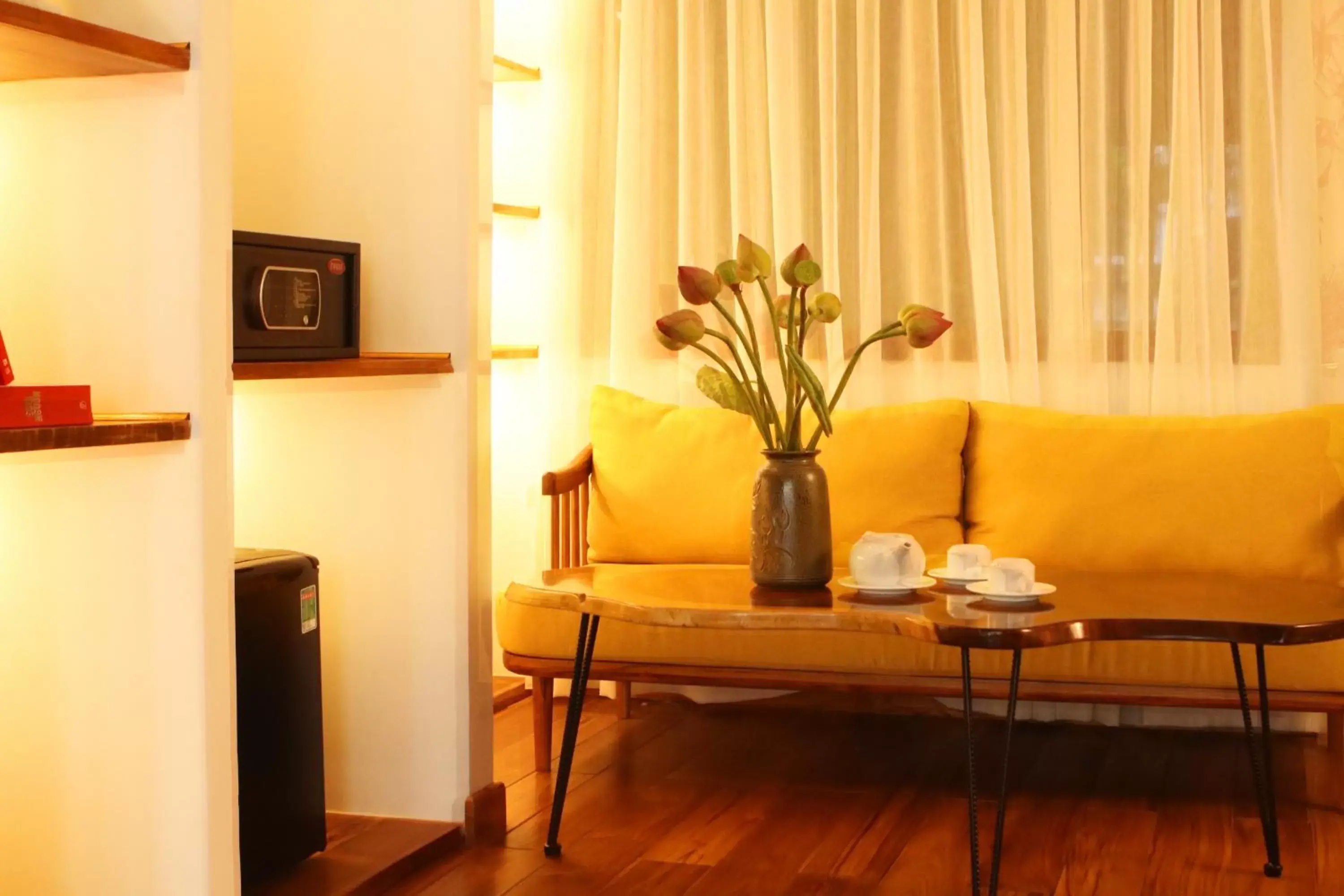 Seating Area in Duc Vuong Saigon Hotel - Bui Vien