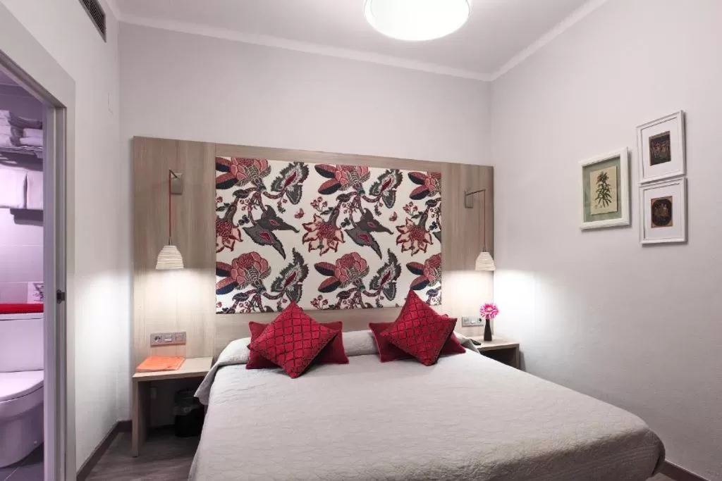 Decorative detail, Bed in Hotel Ginebra