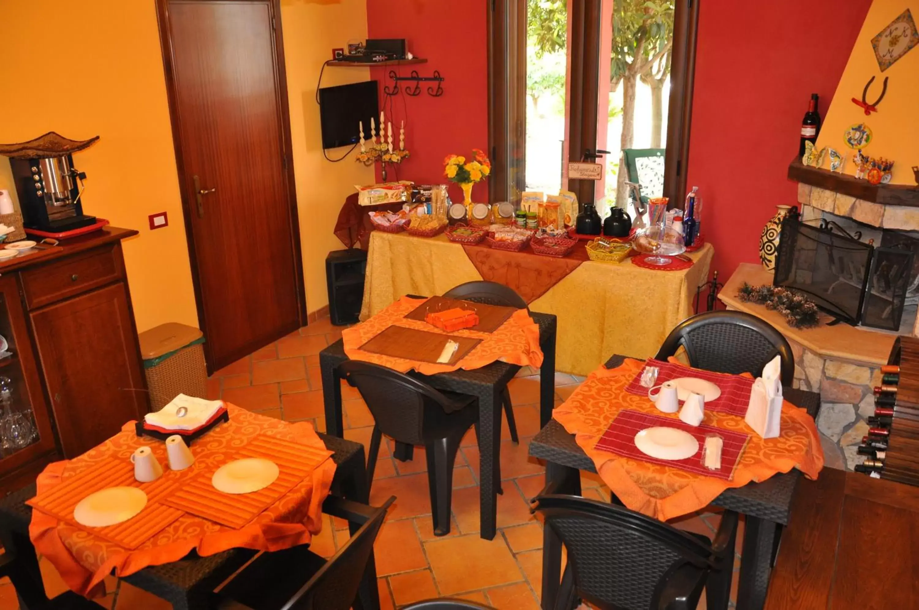 Area and facilities, Restaurant/Places to Eat in Profumo di Zagara