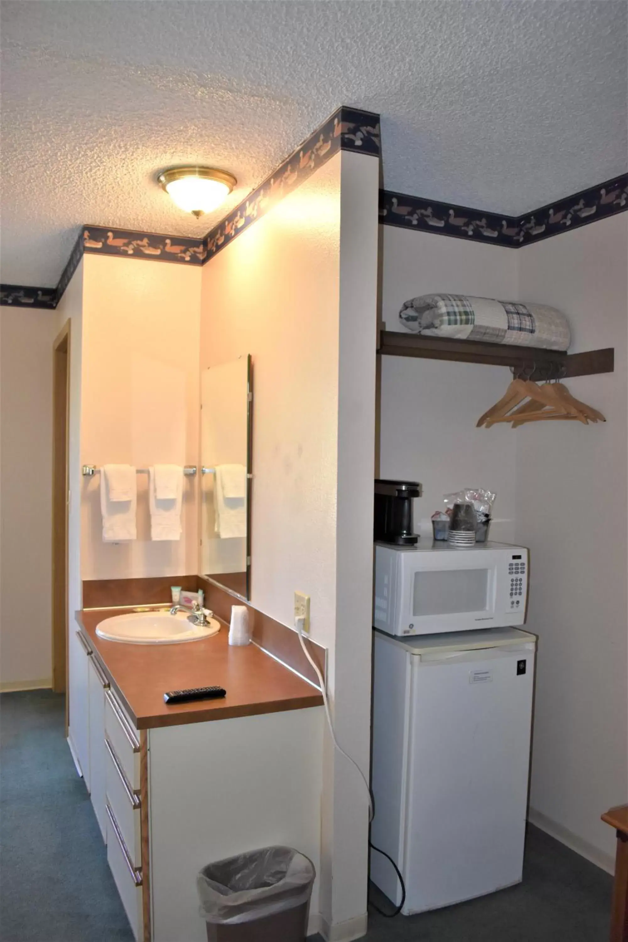 Other, Kitchen/Kitchenette in Winthrop Inn