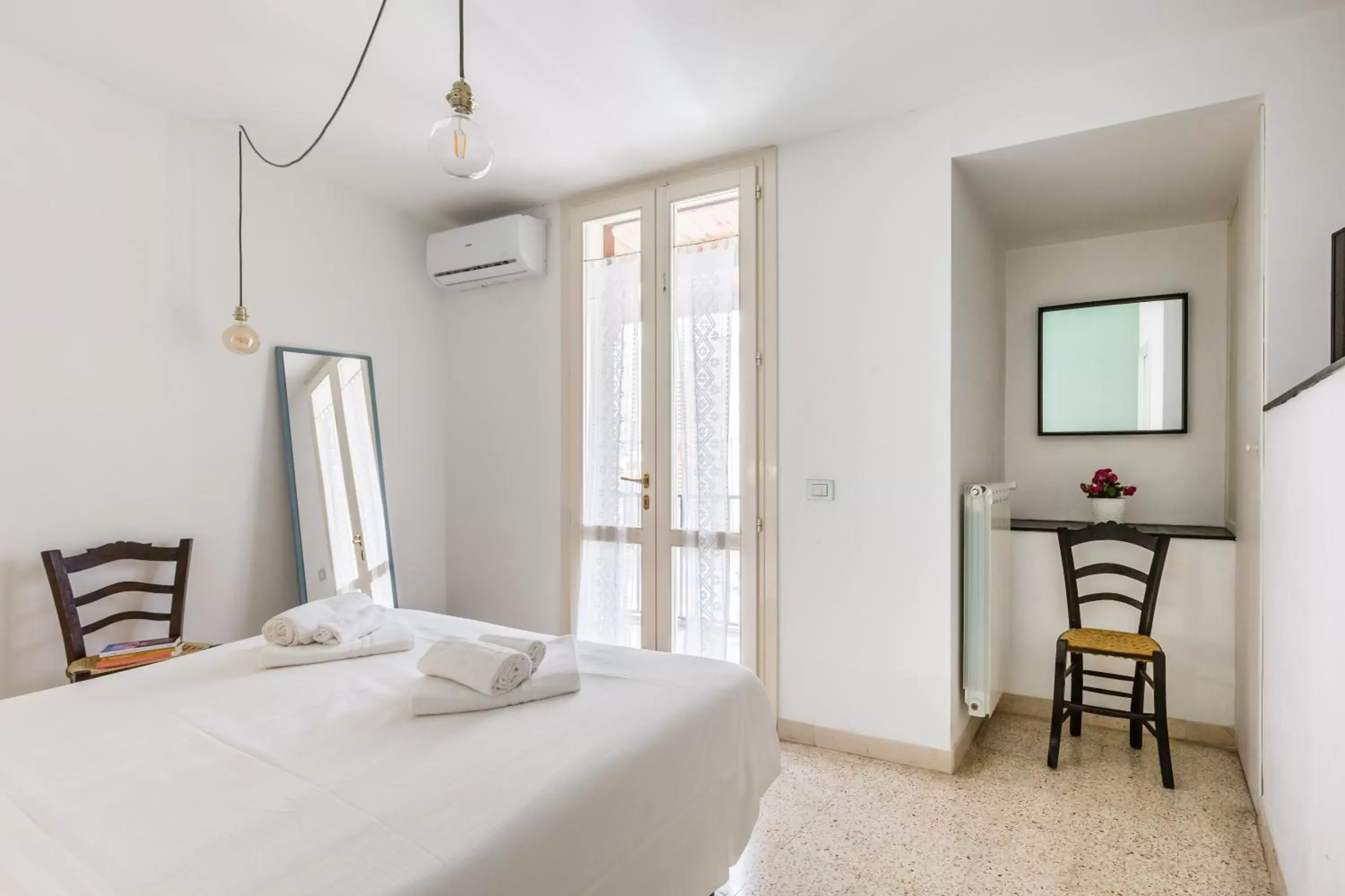 Photo of the whole room, Bed in Scicli Albergo Diffuso