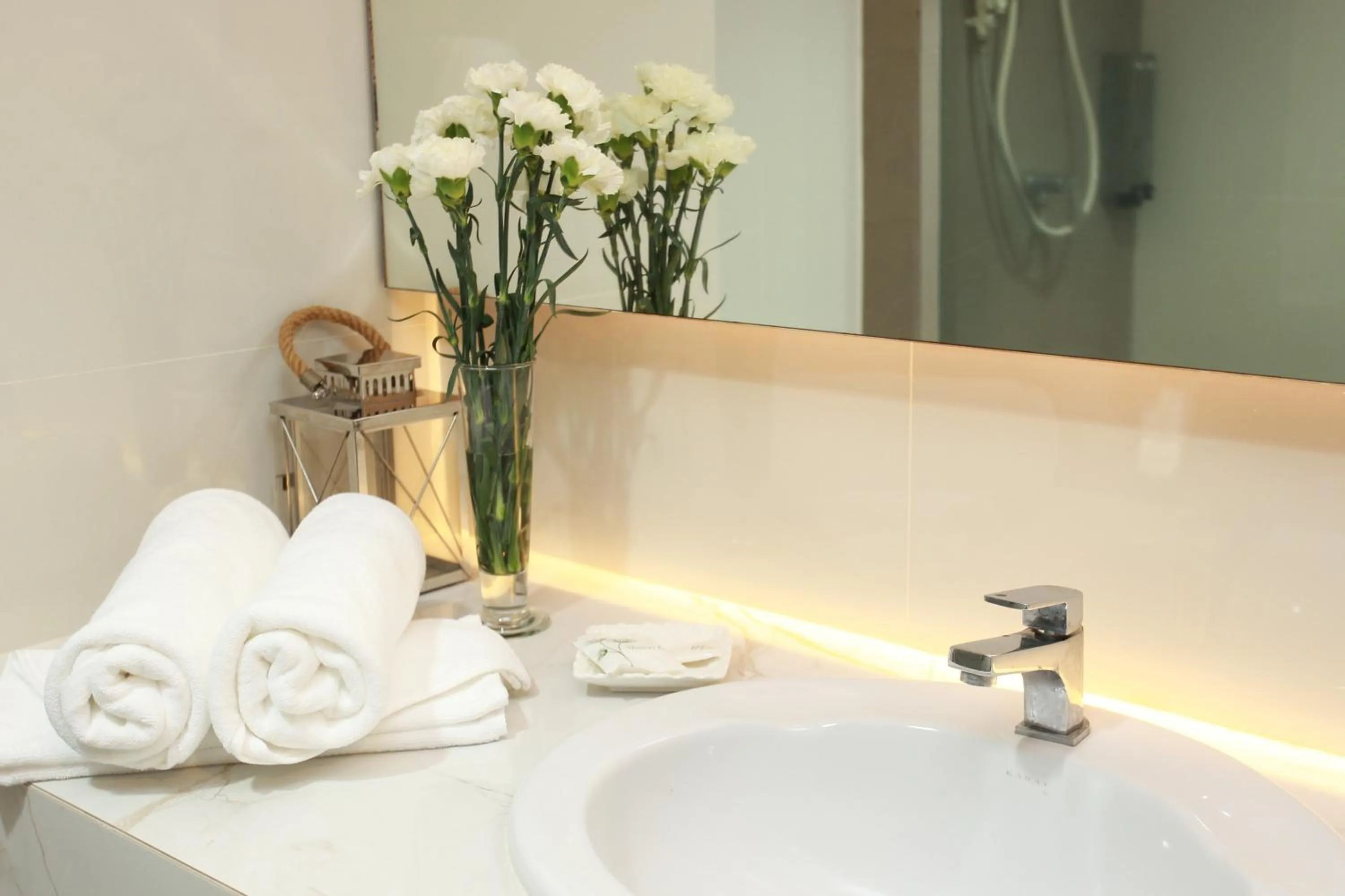 Bathroom in Lee Garden Bangkok