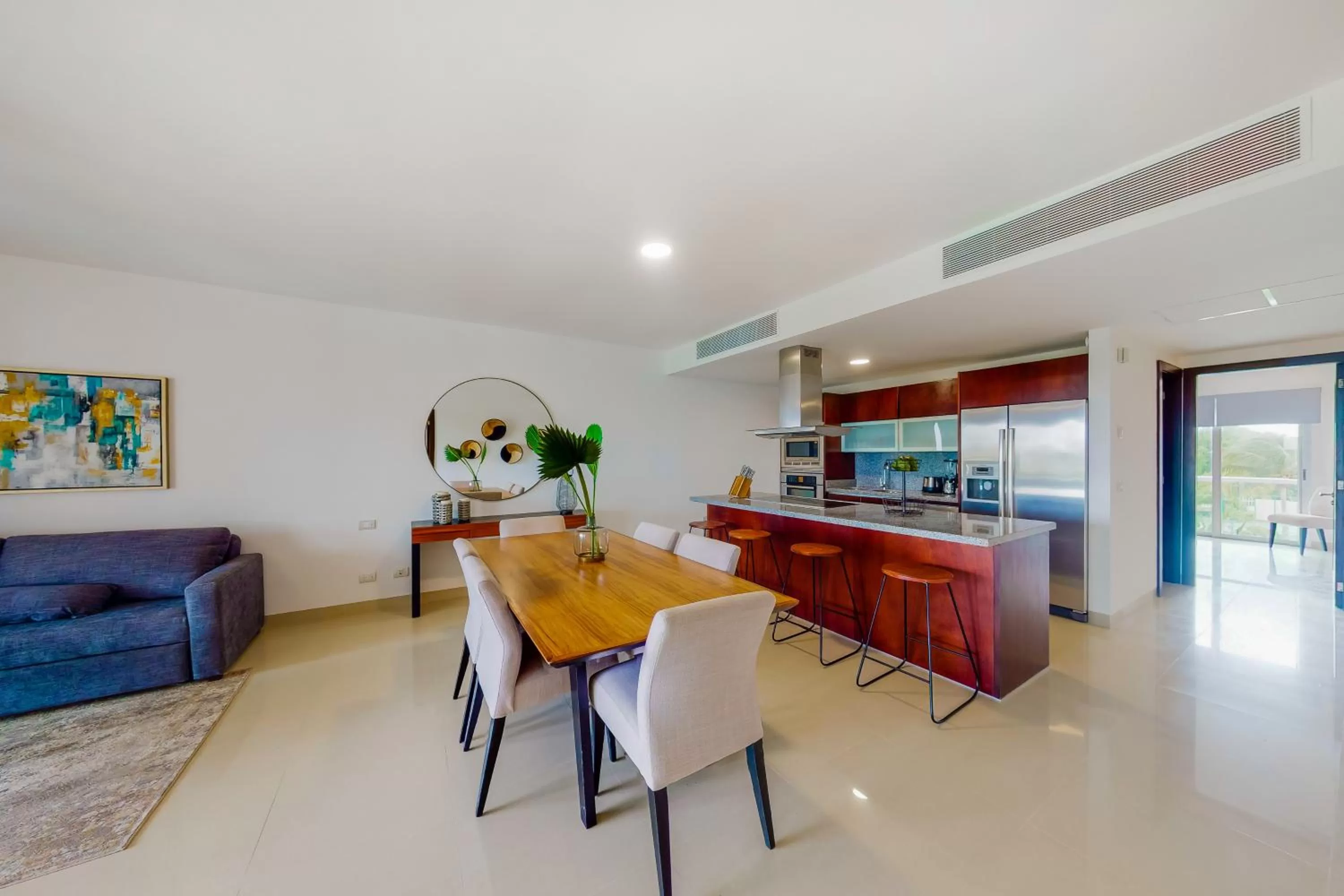 Dining Area in Hakuna Matata 725N at Mareazul Beachfront