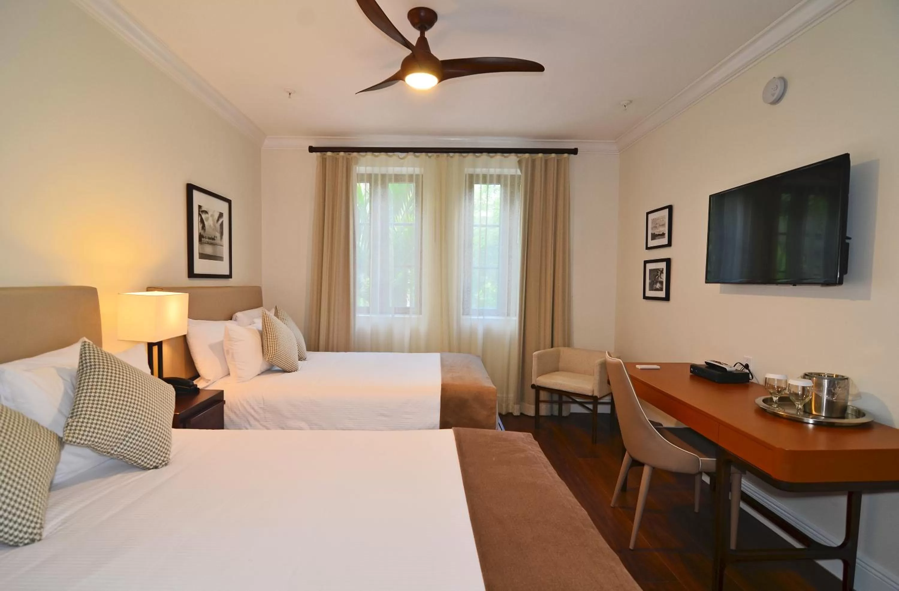 Seating area, Bed in Hotel St. Michel