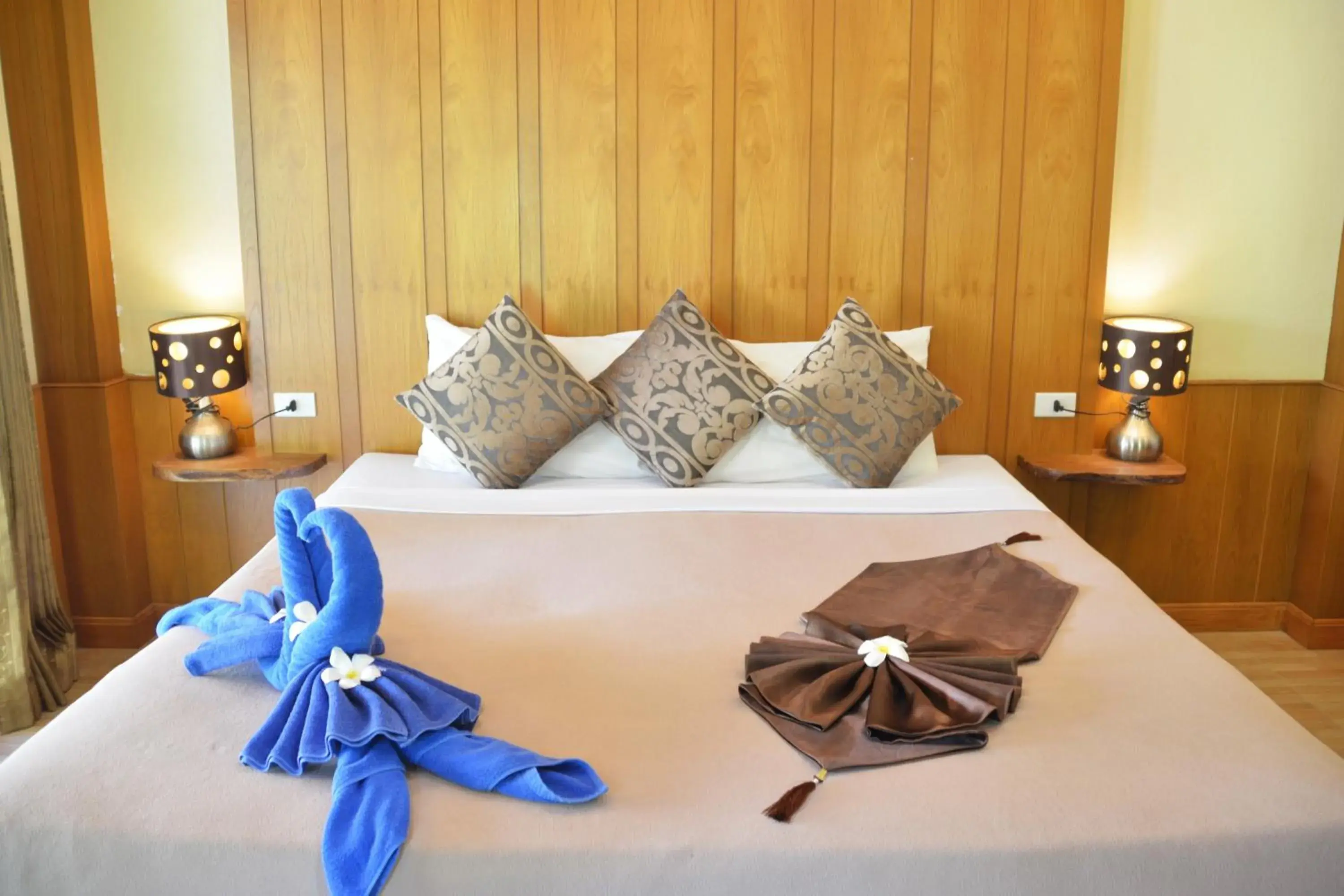 Photo of the whole room, Bed in Kantiang Bay View Resort