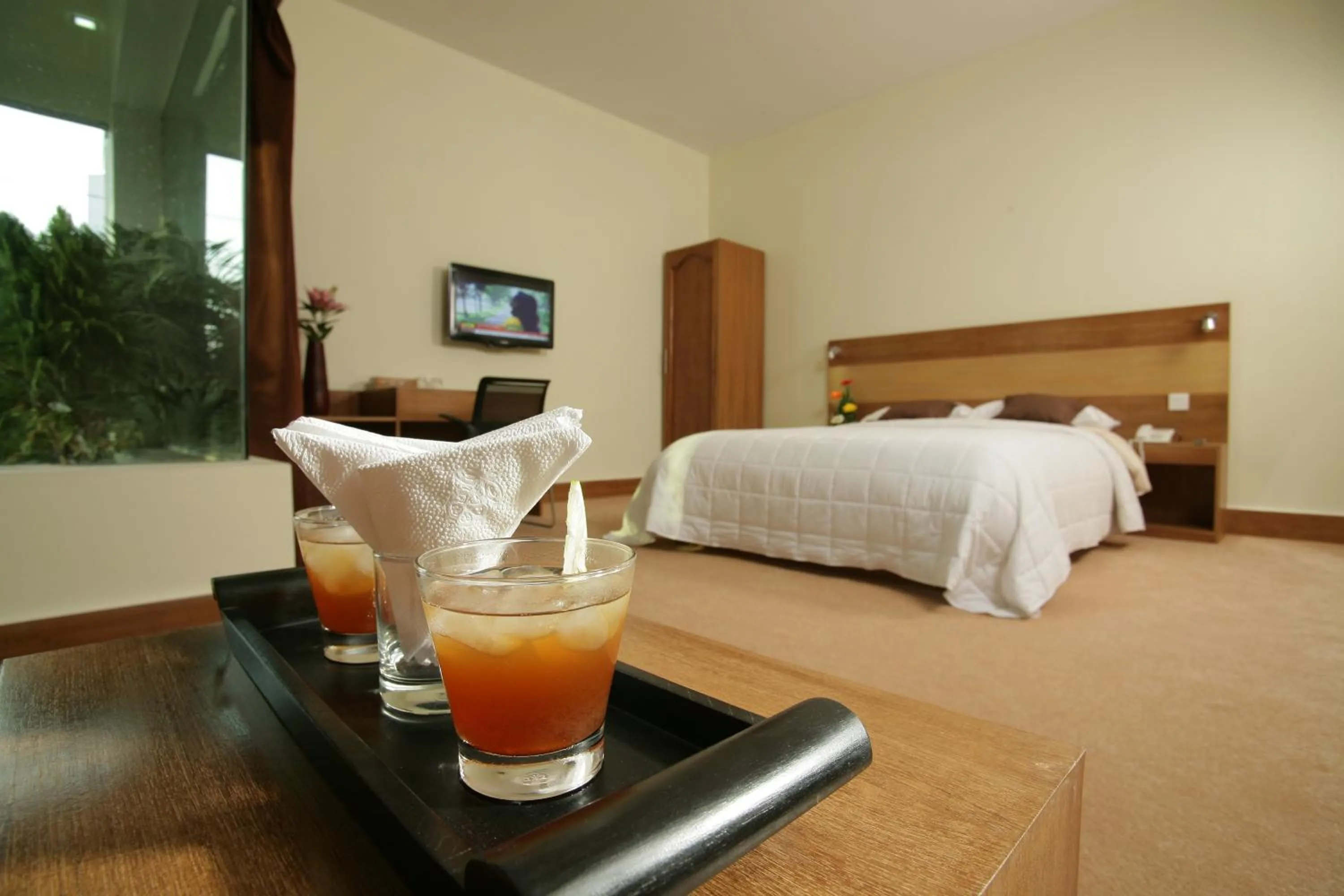 Photo of the whole room, Bed in Richmond Hotel & Suites