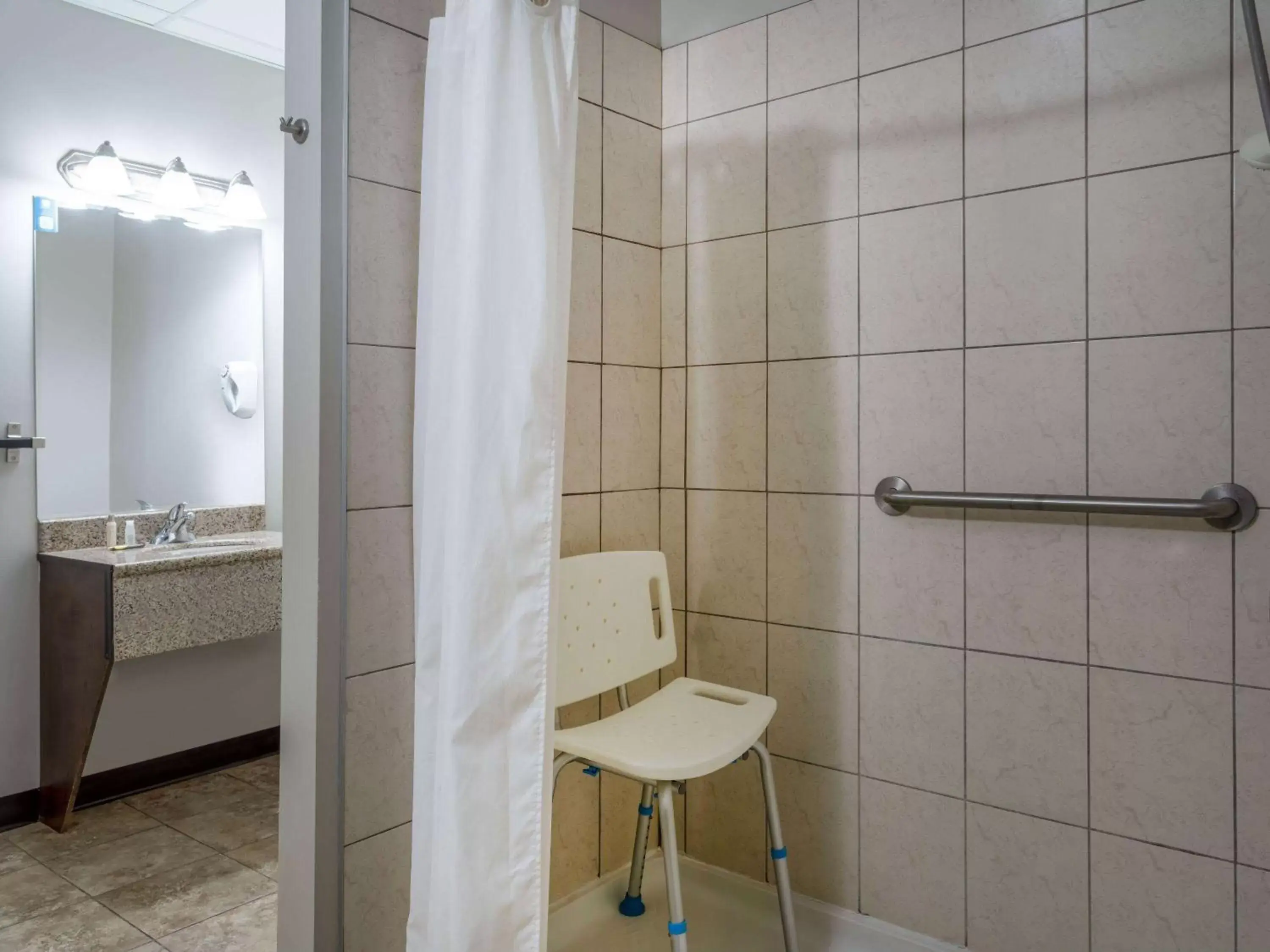 Shower, Bathroom in Travelodge by Wyndham Wetaskiwin