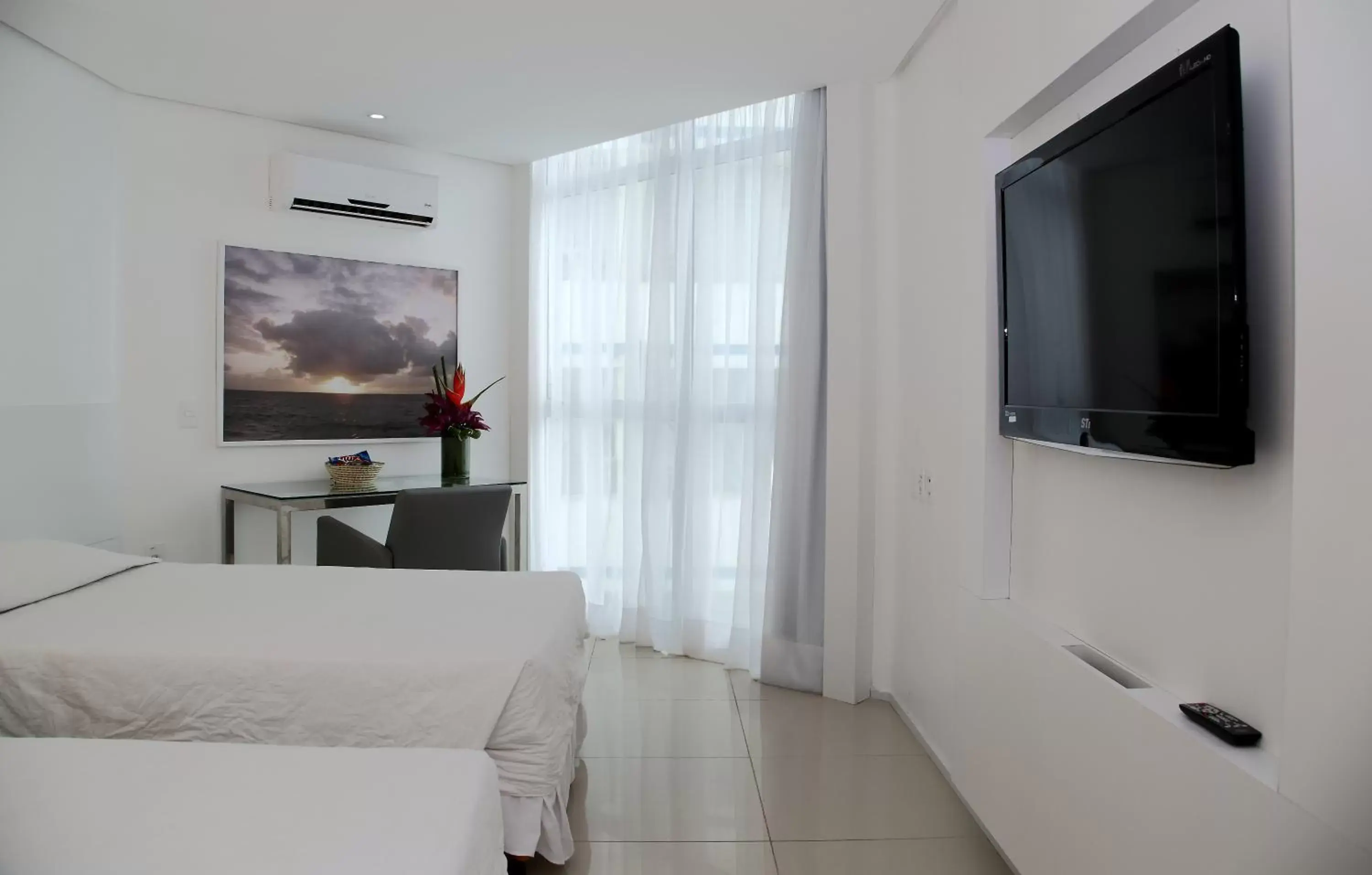 Bedroom, TV/Entertainment Center in Hotel Brisa Praia