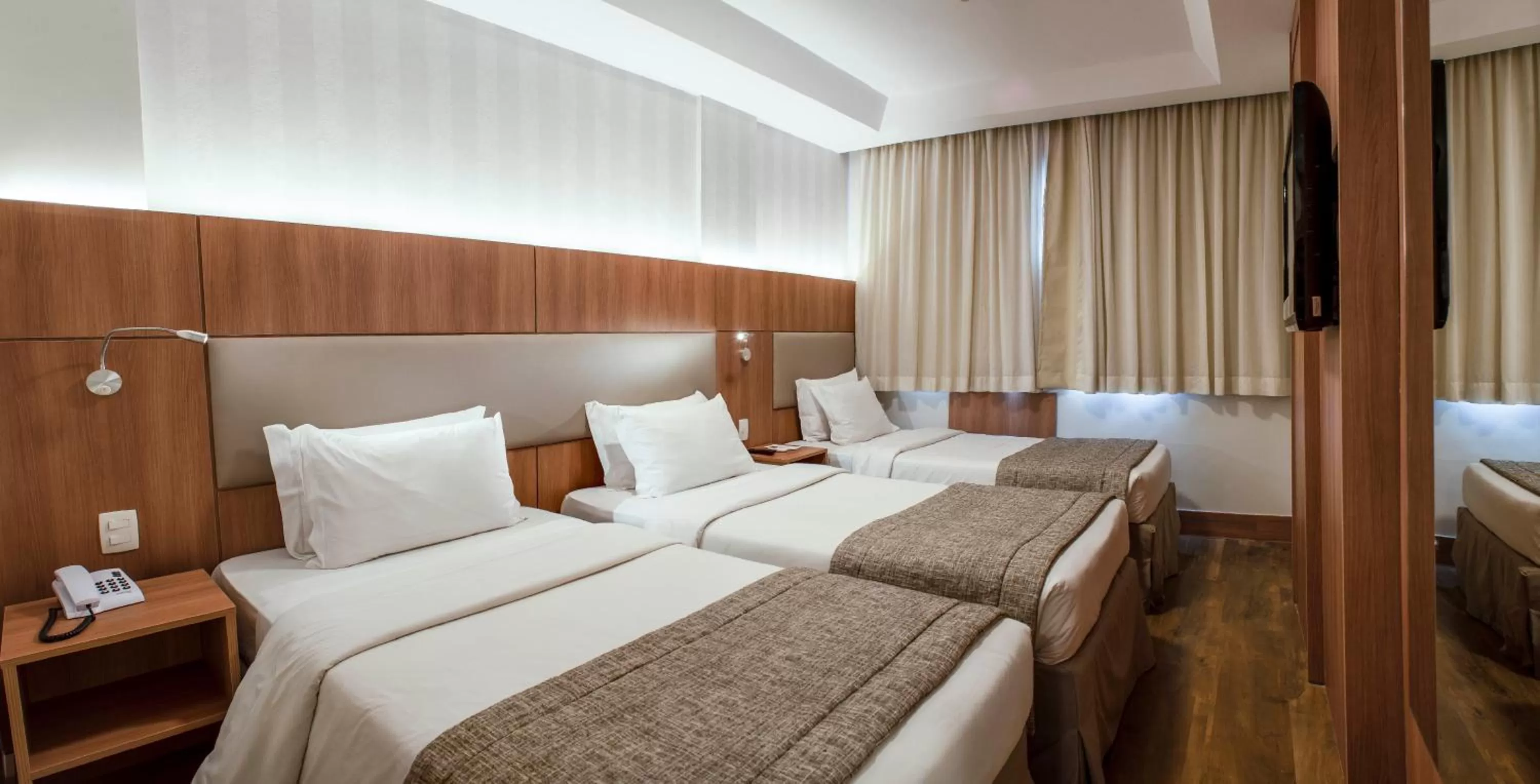 Bedroom, Bed in Hotel Astoria Copacabana