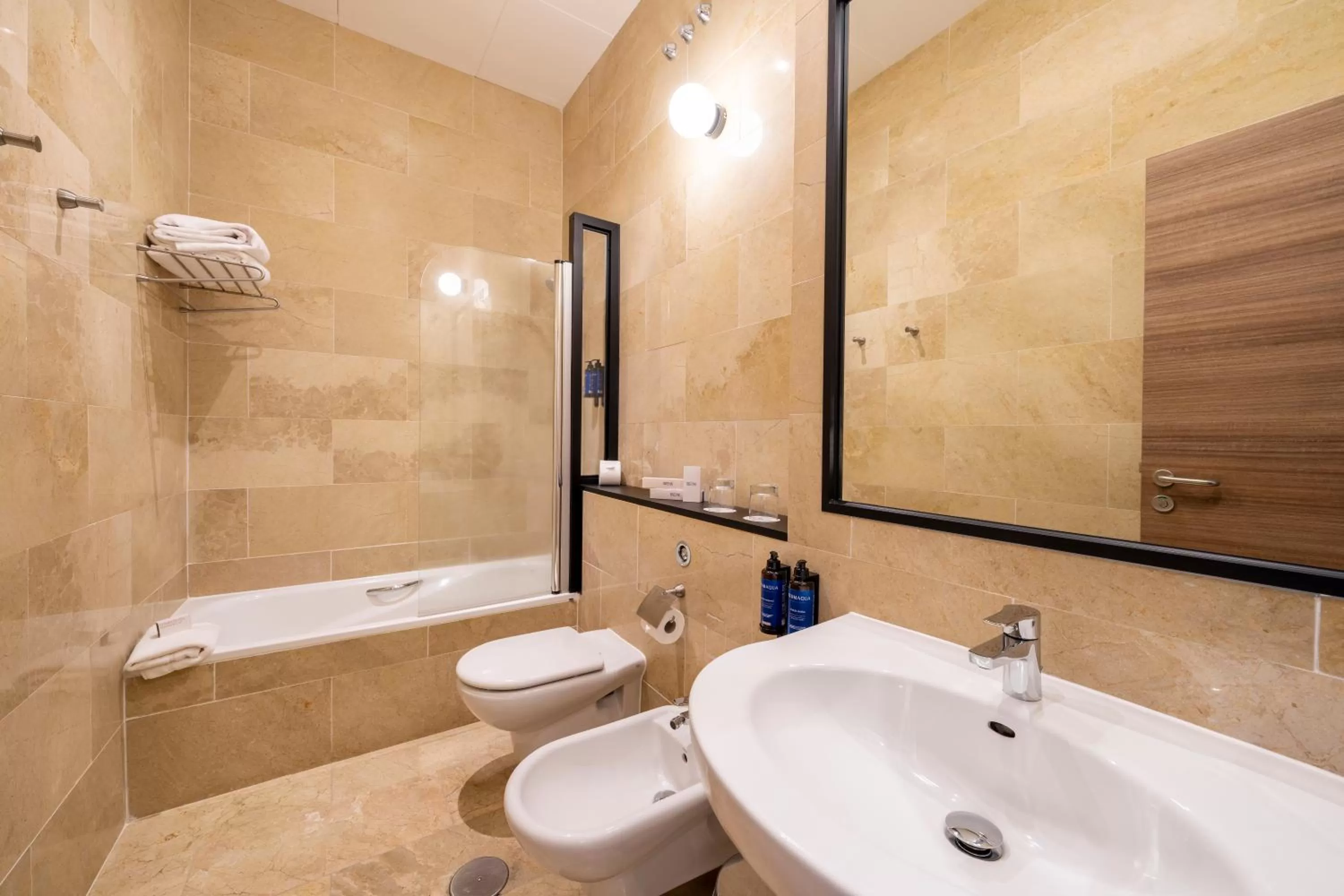 Bathroom in Iberik Gran Balneario de Guitiriz