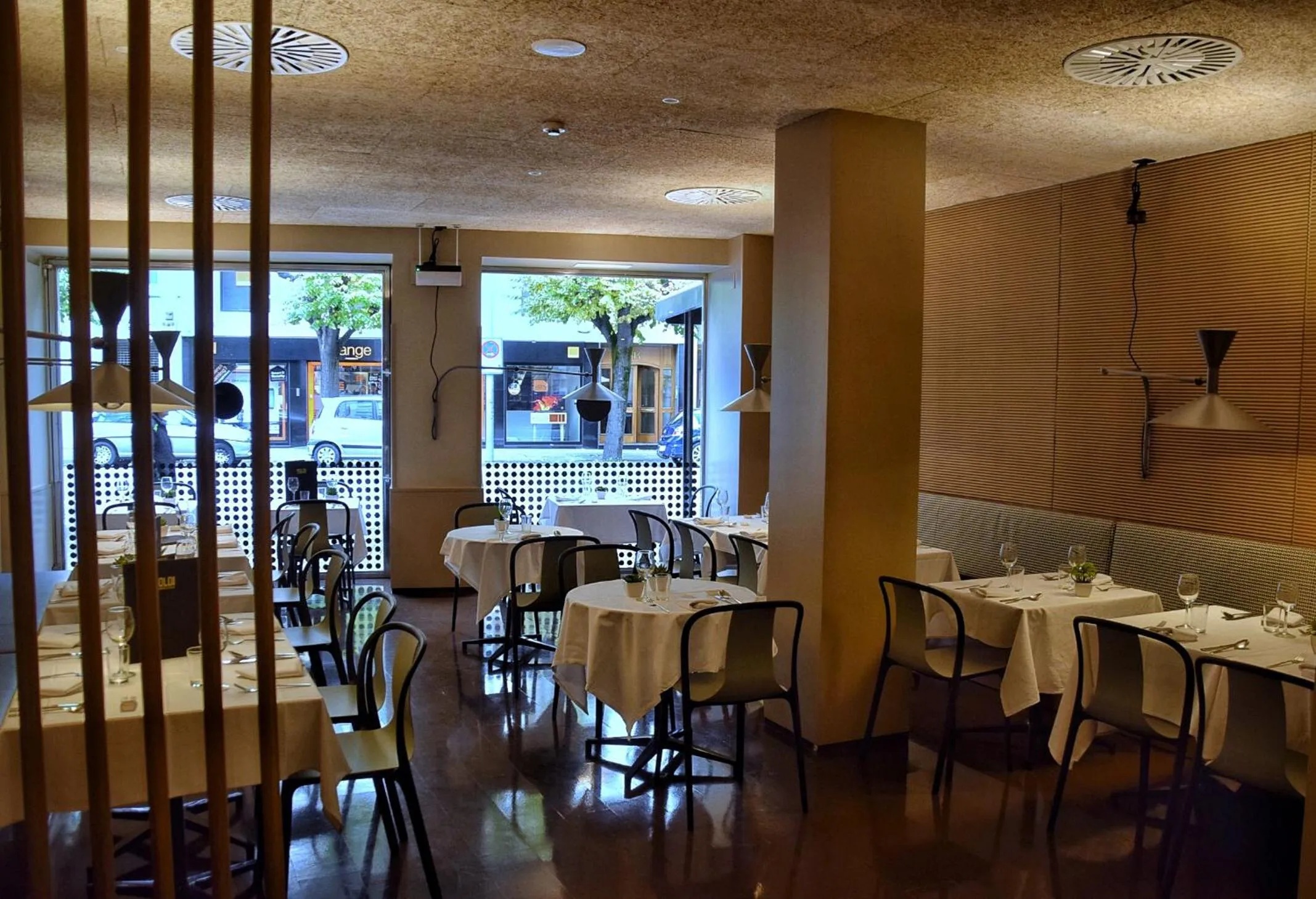 Restaurant/places to eat in Hotel Yoldi