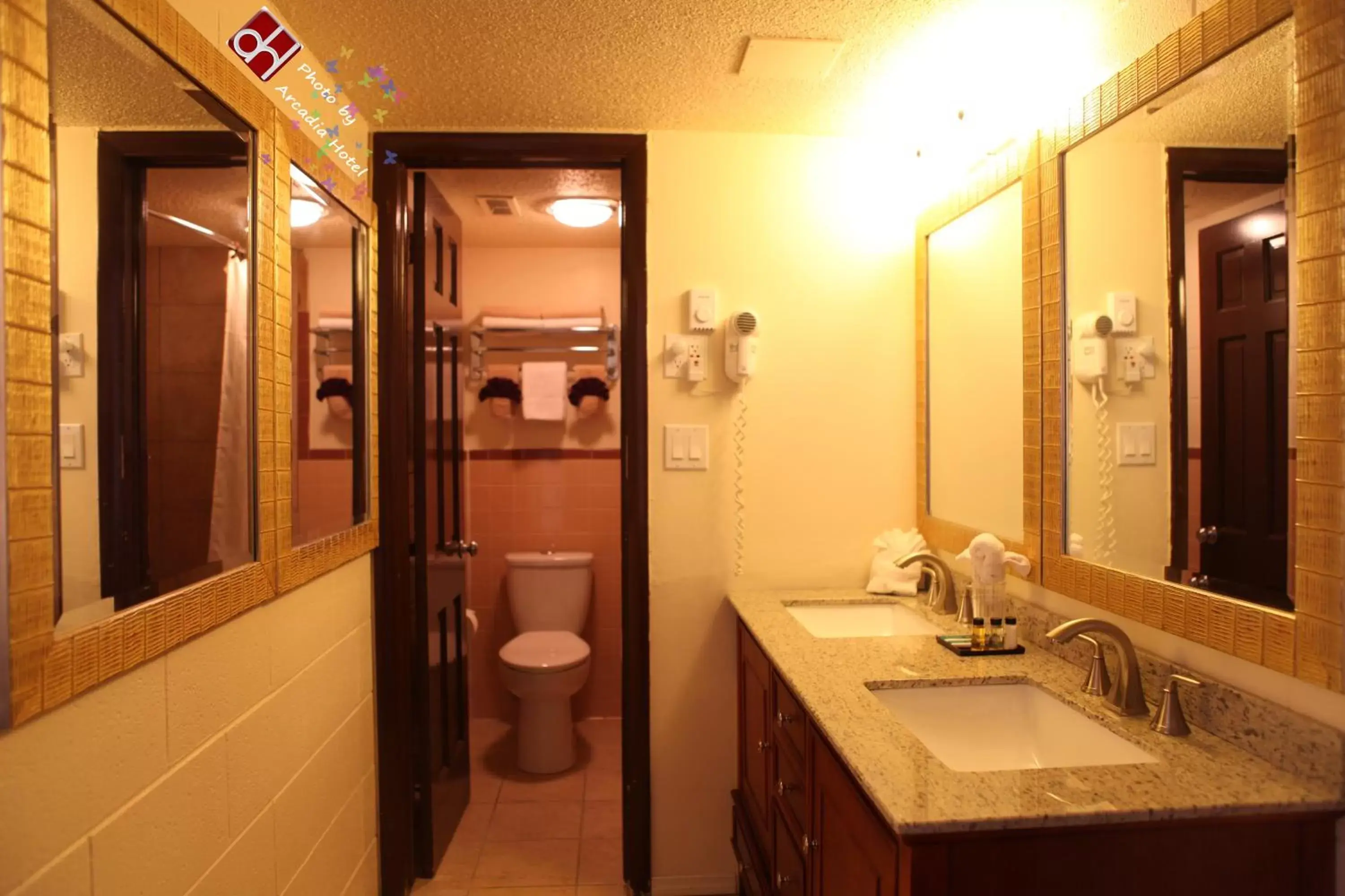 Bathroom in Arcadia Hotel