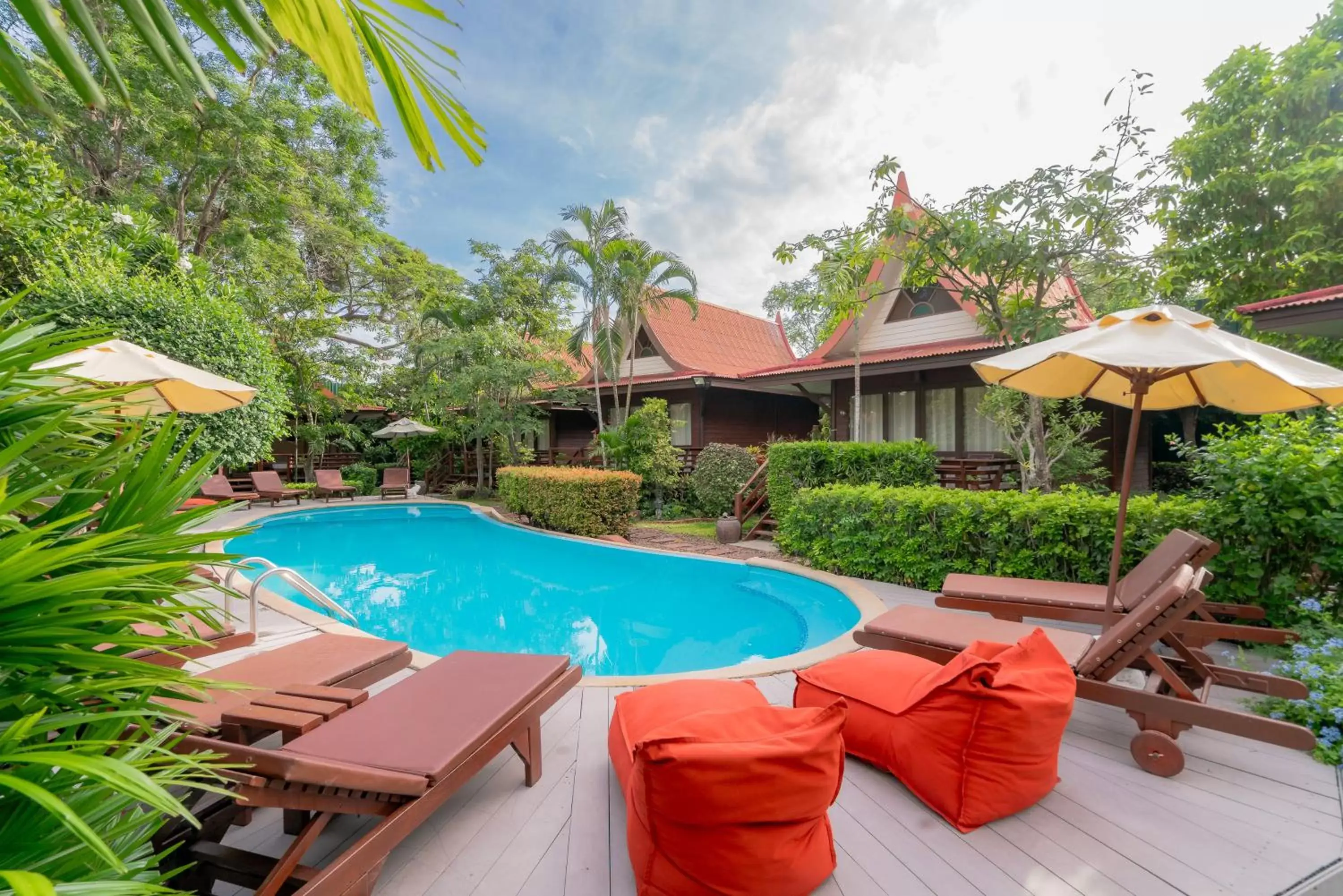 Swimming Pool in Baan Duangkaew Resort