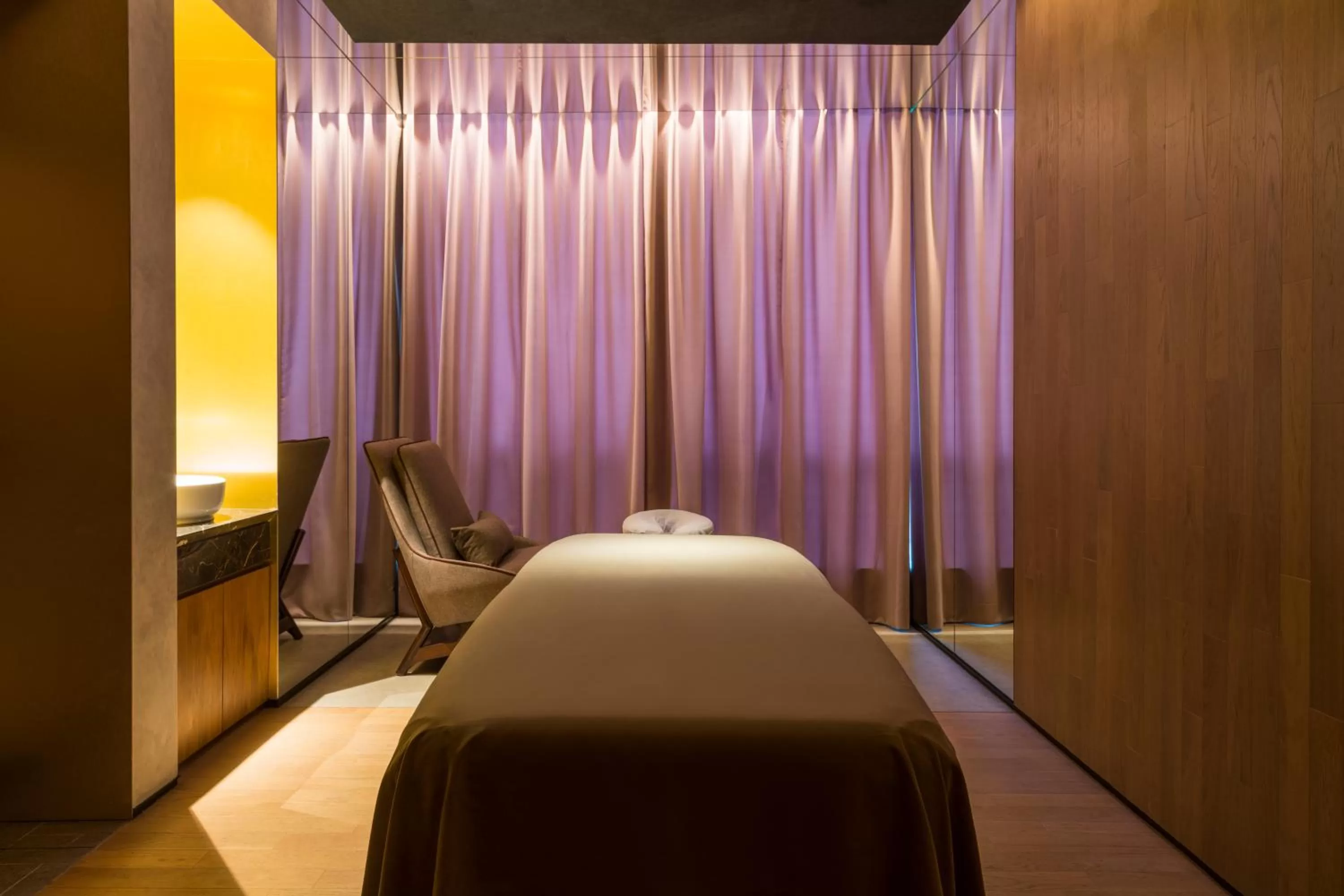 Spa and wellness centre/facilities, Bed in Swissôtel Jakarta PIK Avenue