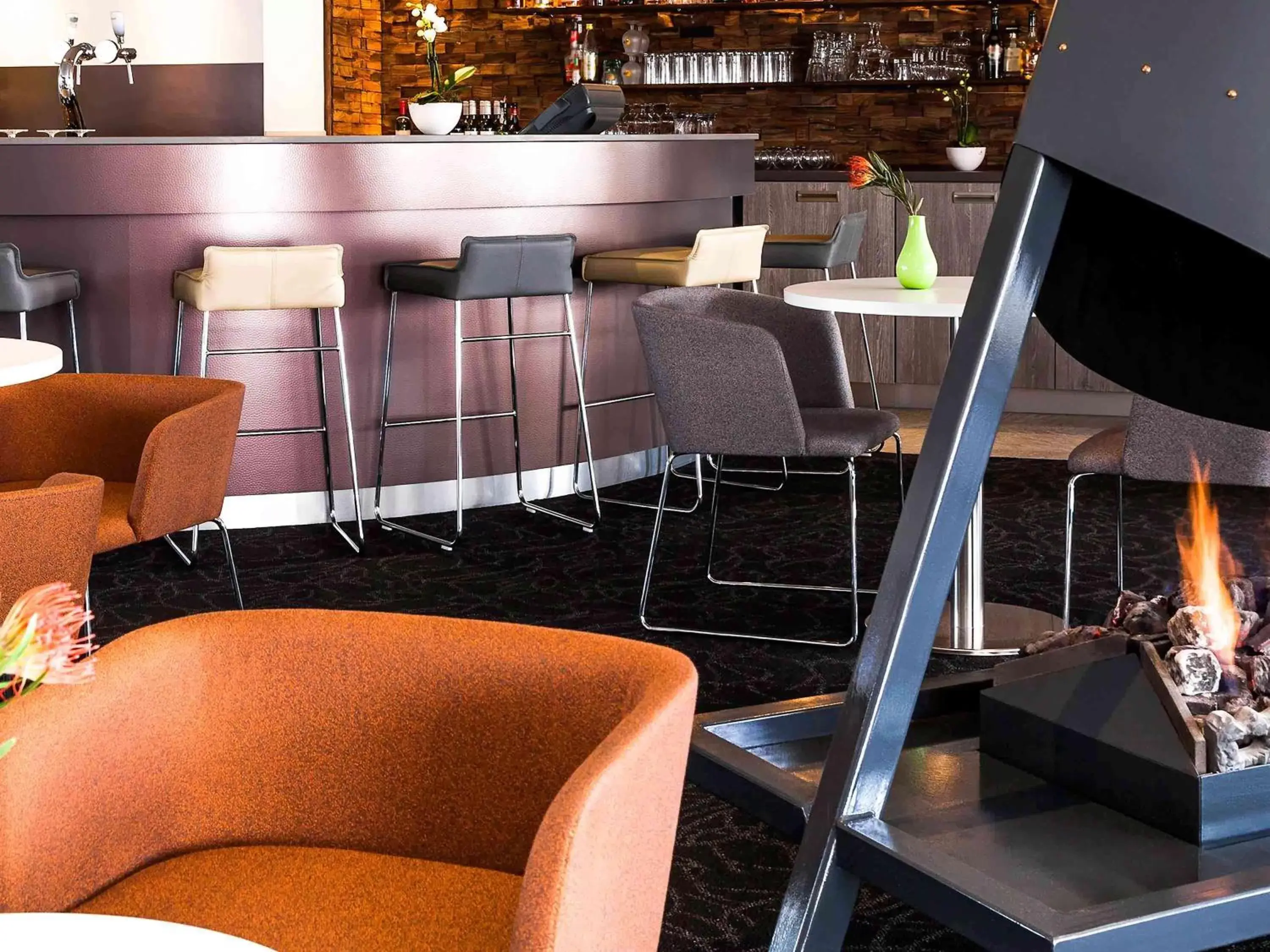 Restaurant/places to eat, Lounge/Bar in Novotel Breda