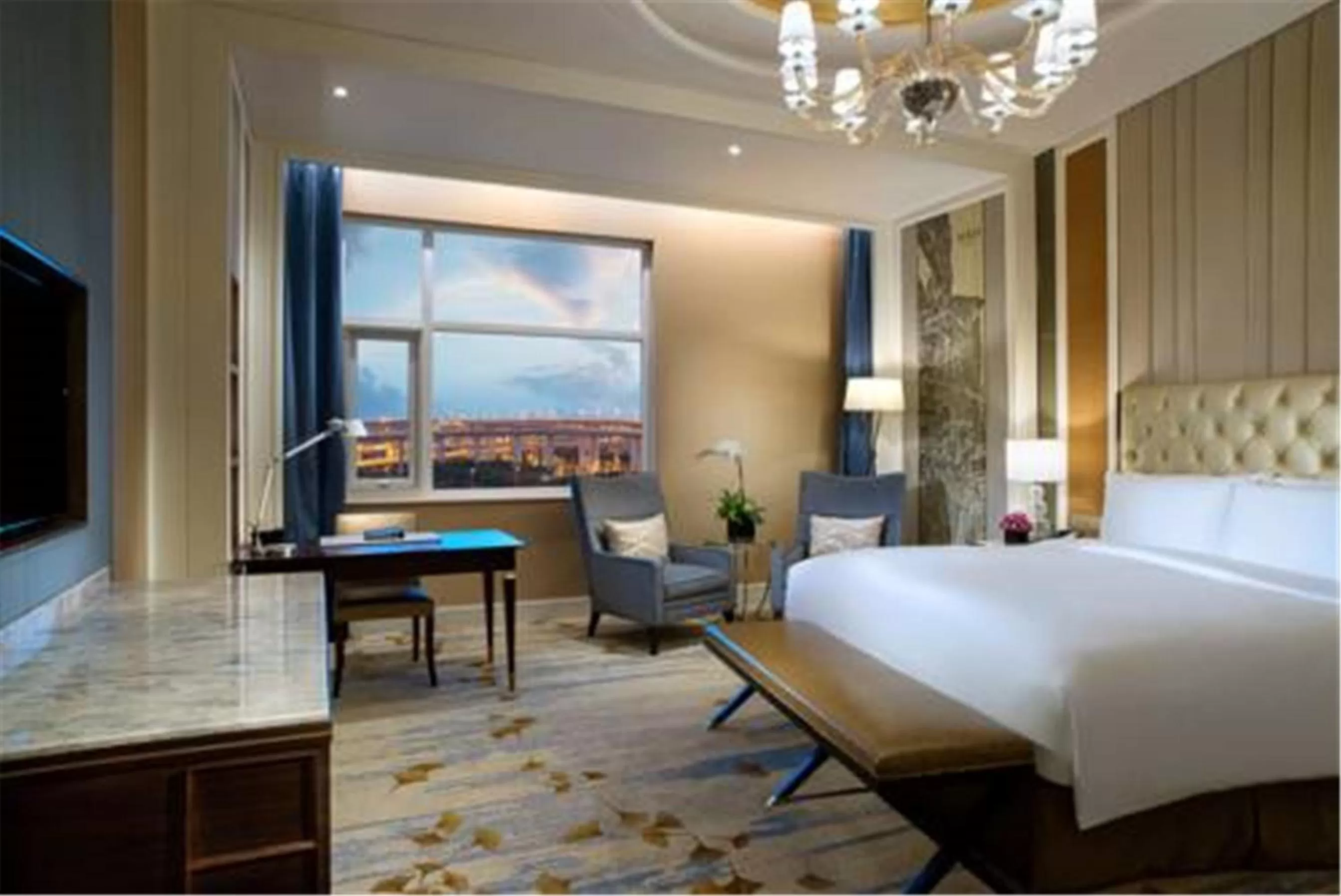 Bed in Sofitel Shanghai Hongqiao