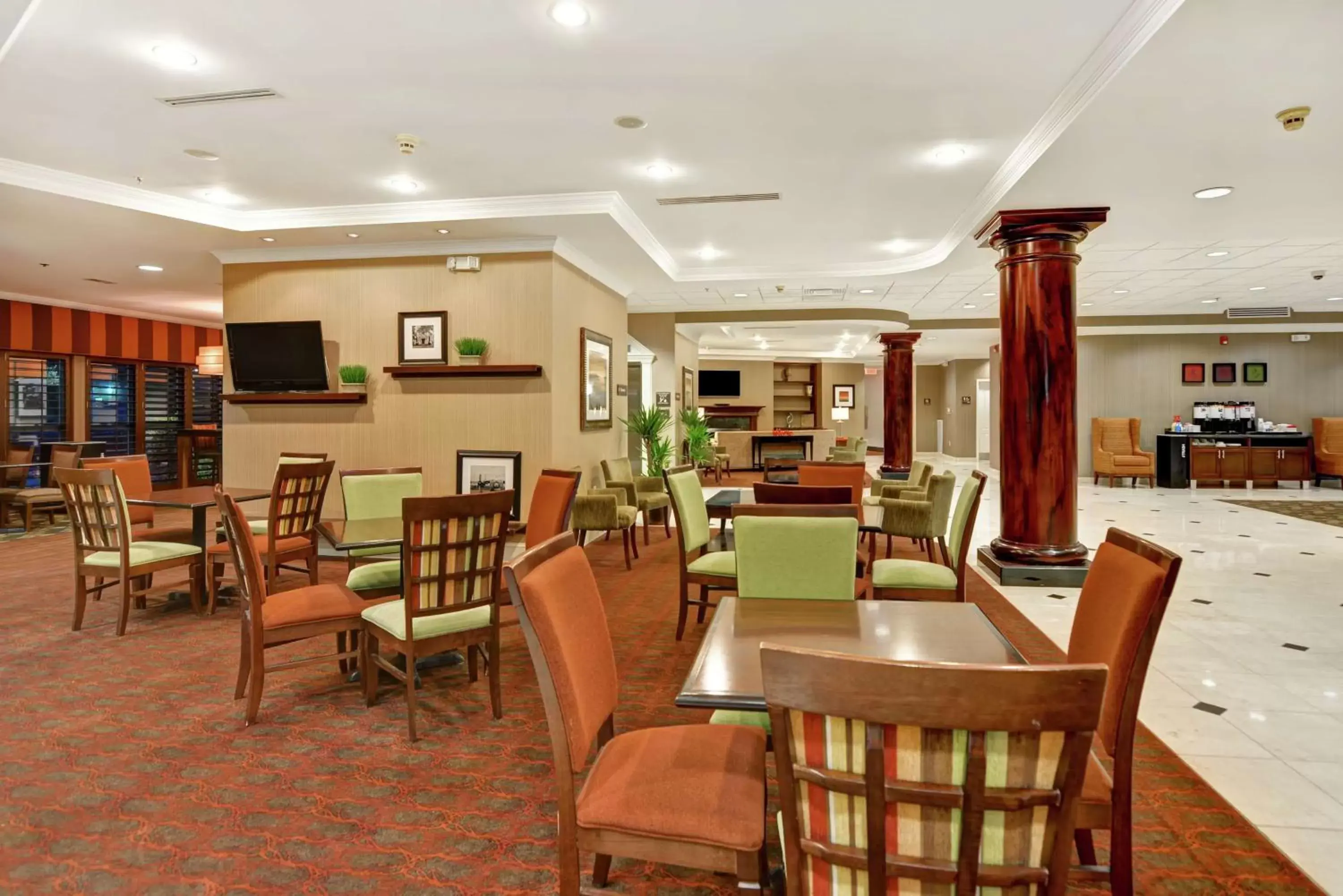 Breakfast, Restaurant/Places to Eat in Hampton Inn Charleston North