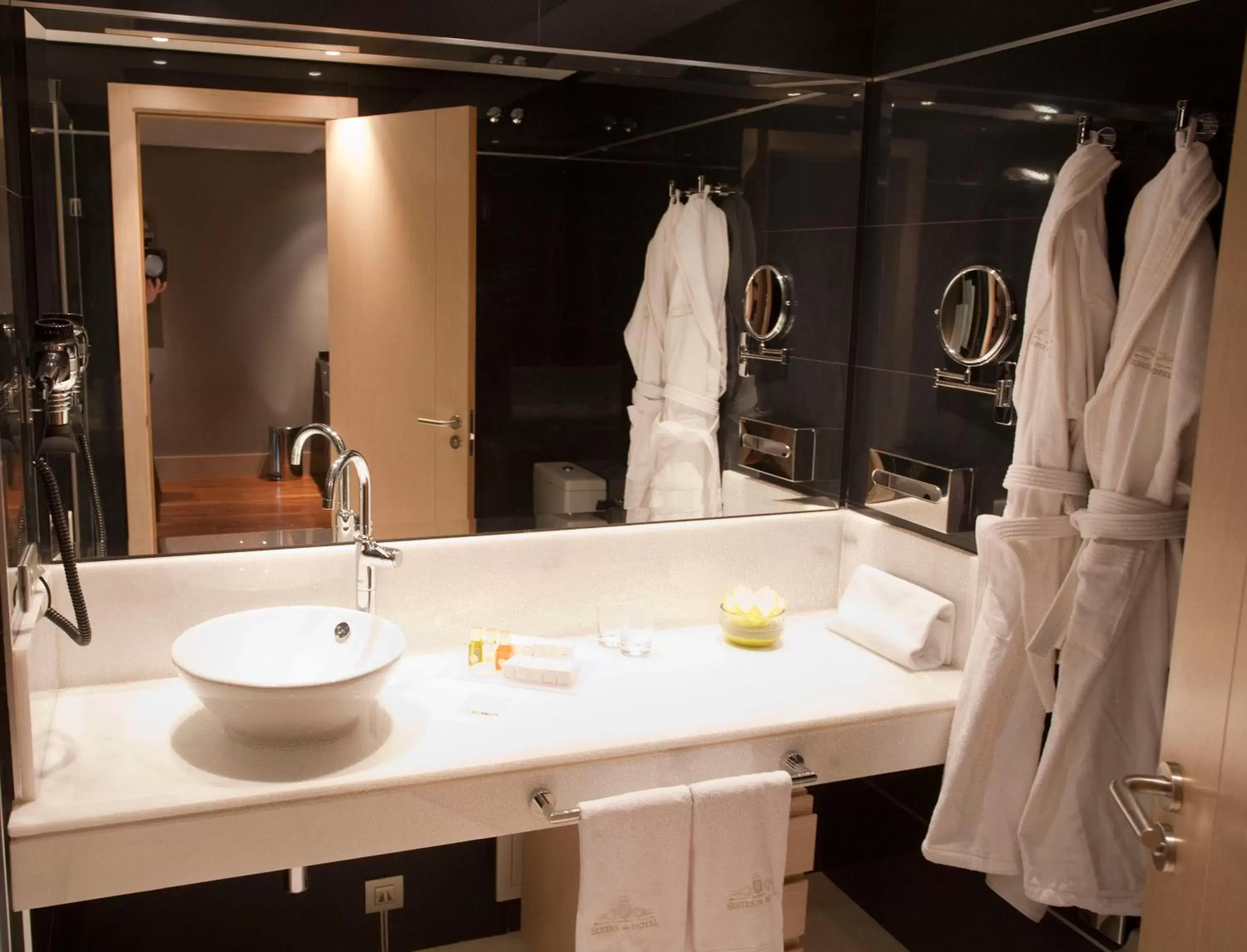 Bathroom in Nexus Valladolid Suites & Hotel