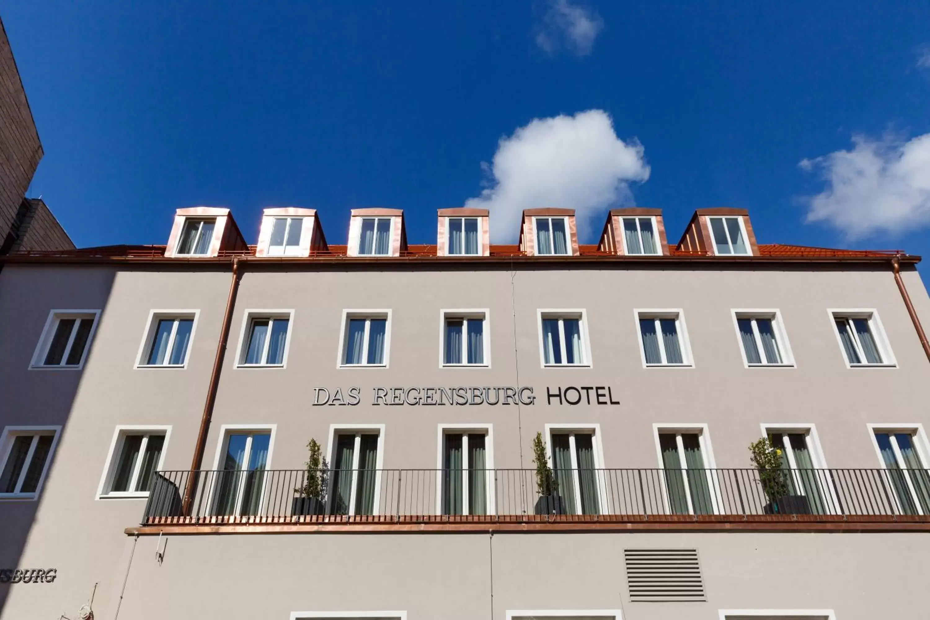 Property Building in Hotel Das Regensburg