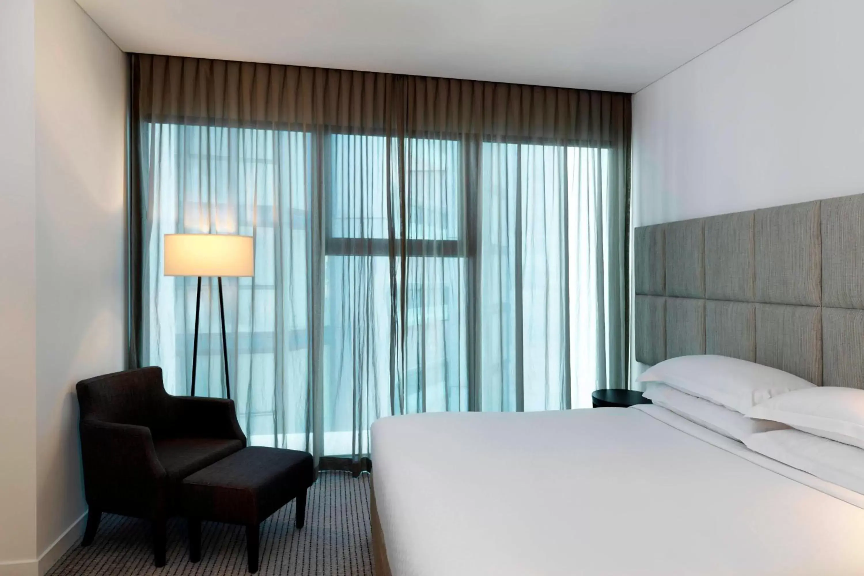 Bedroom, Bed in Four Points by Sheraton Brisbane