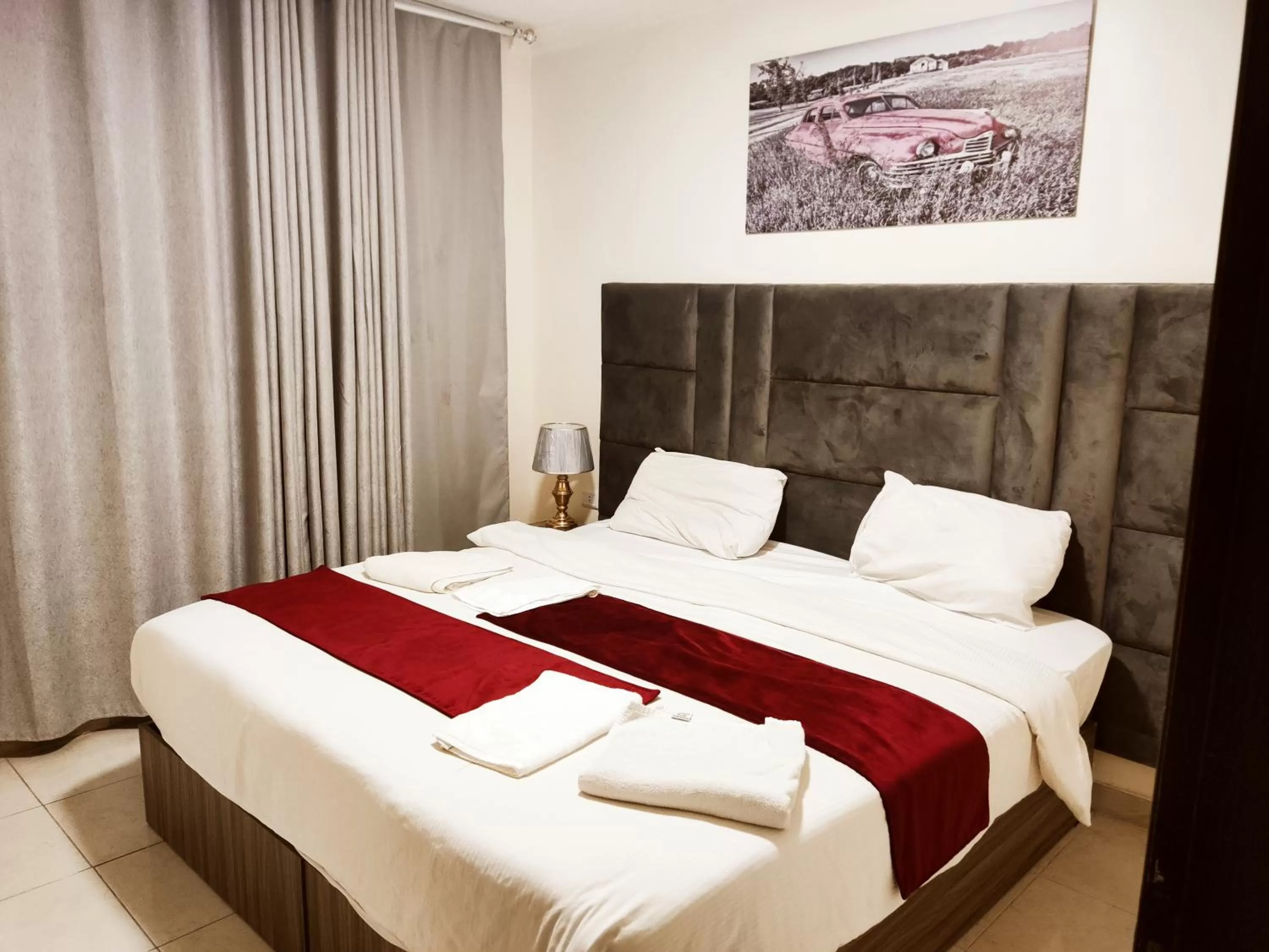 Bed in Golden Plaza Hotel