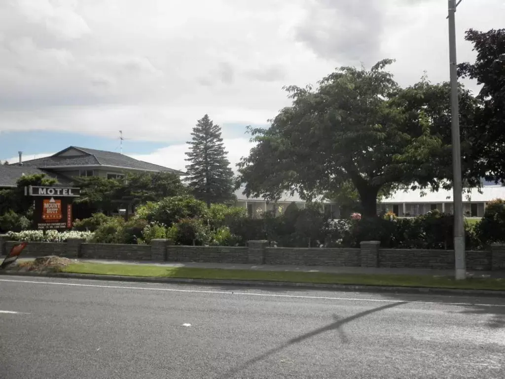 Facade/entrance in Mount Hutt Motels