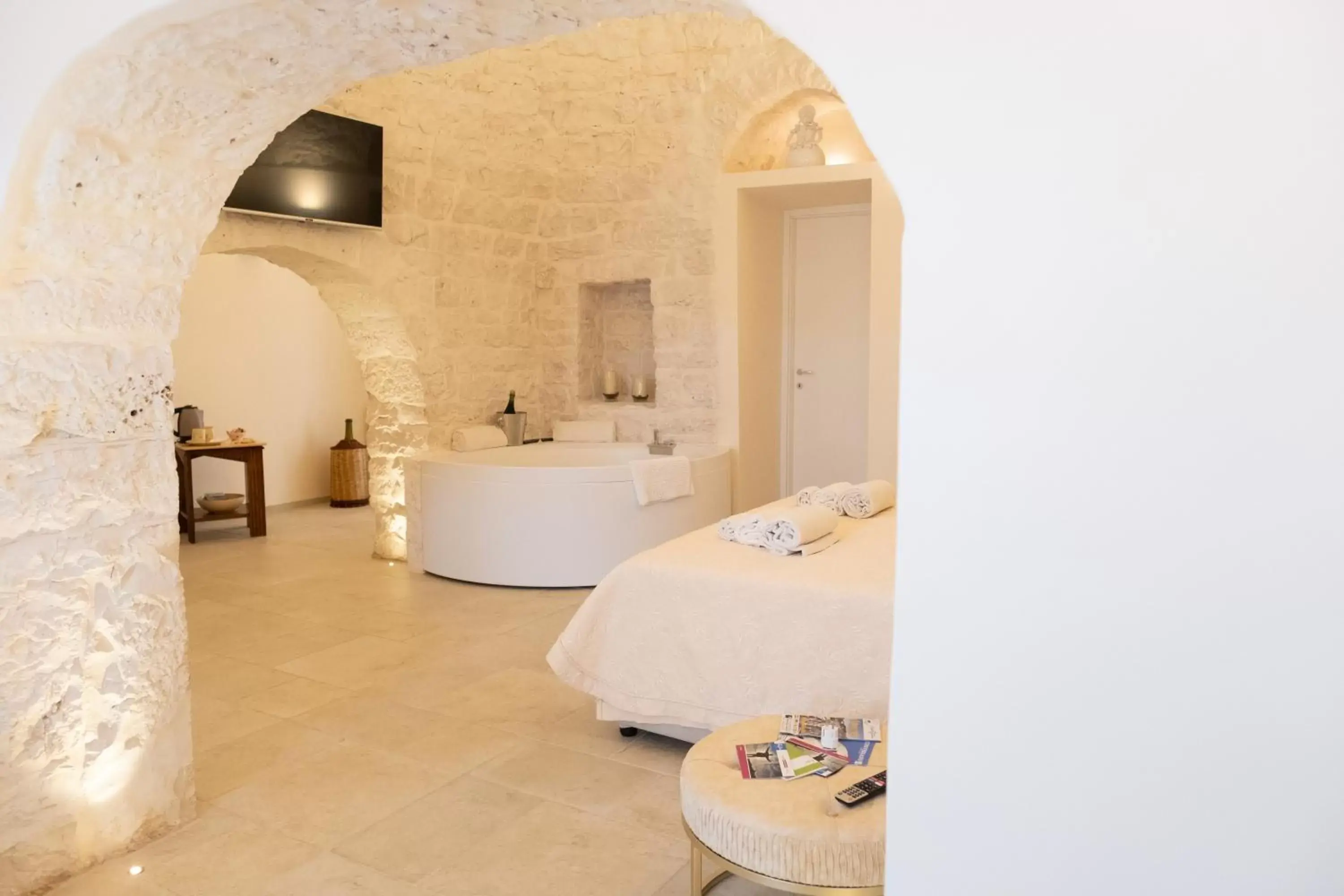 Bedroom, Bathroom in Iconica Luxury Suites