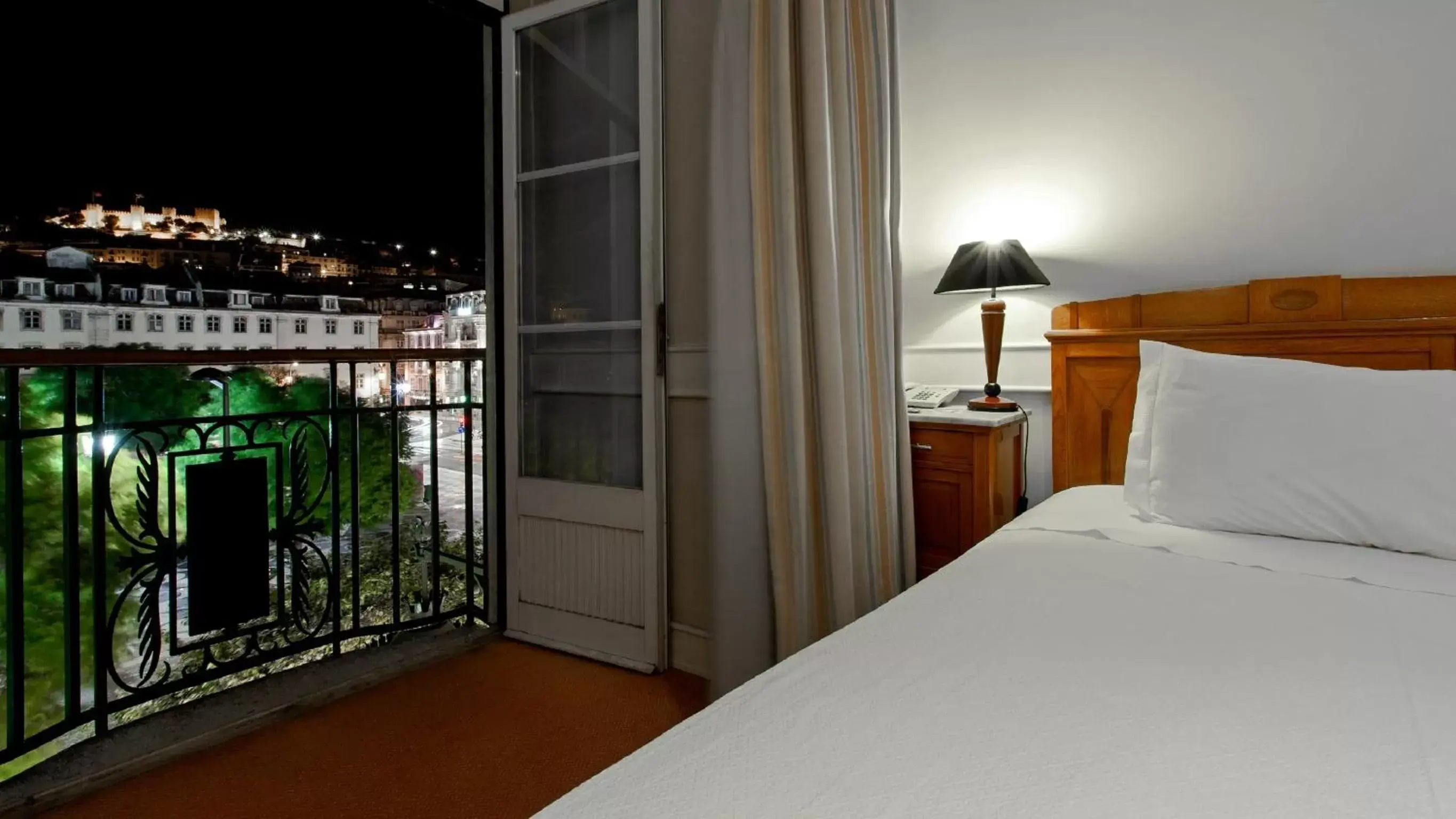 Bedroom, Bed in Hotel Metropole