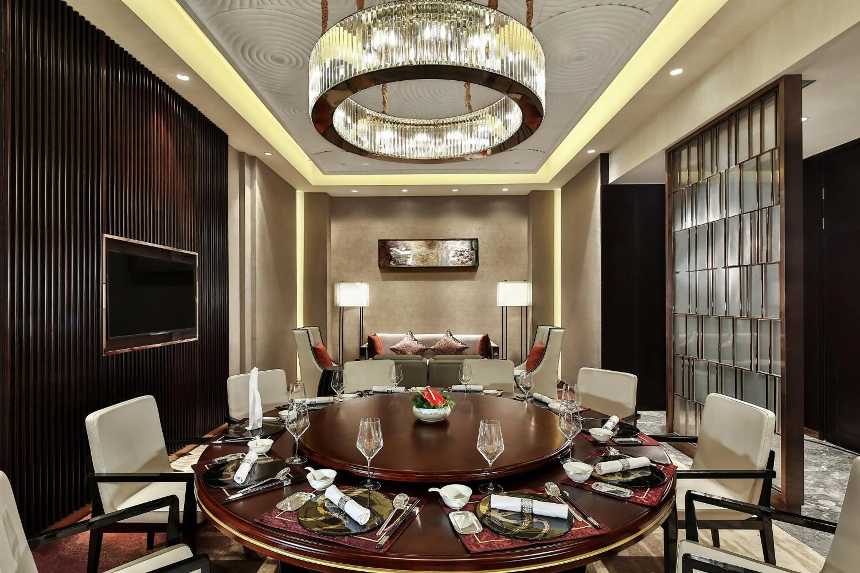 Restaurant/places to eat in Crowne Plaza Chengdu Wenjiang by IHG