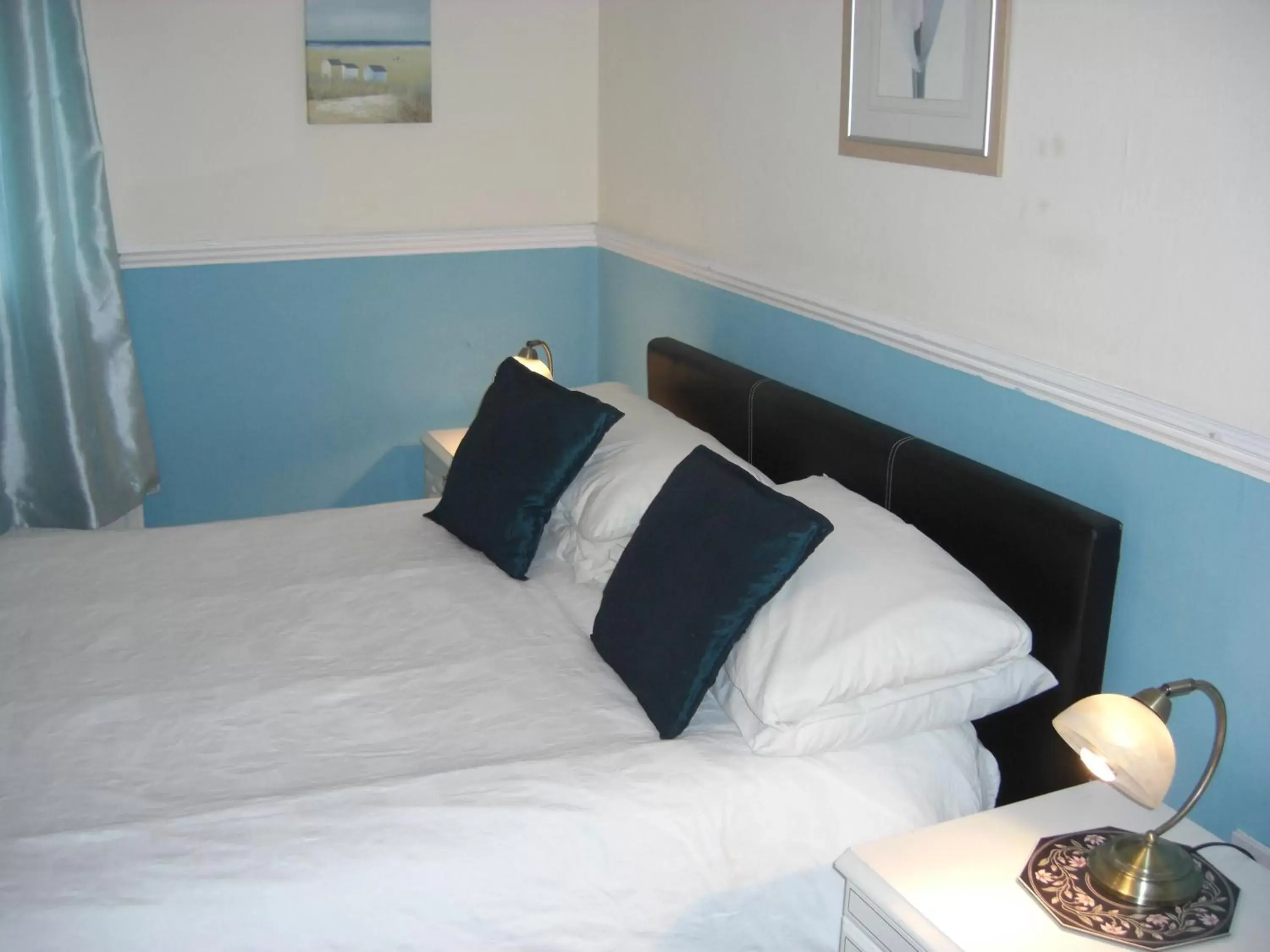 Bed in Lynebank House Hotel, Bed & Breakfast