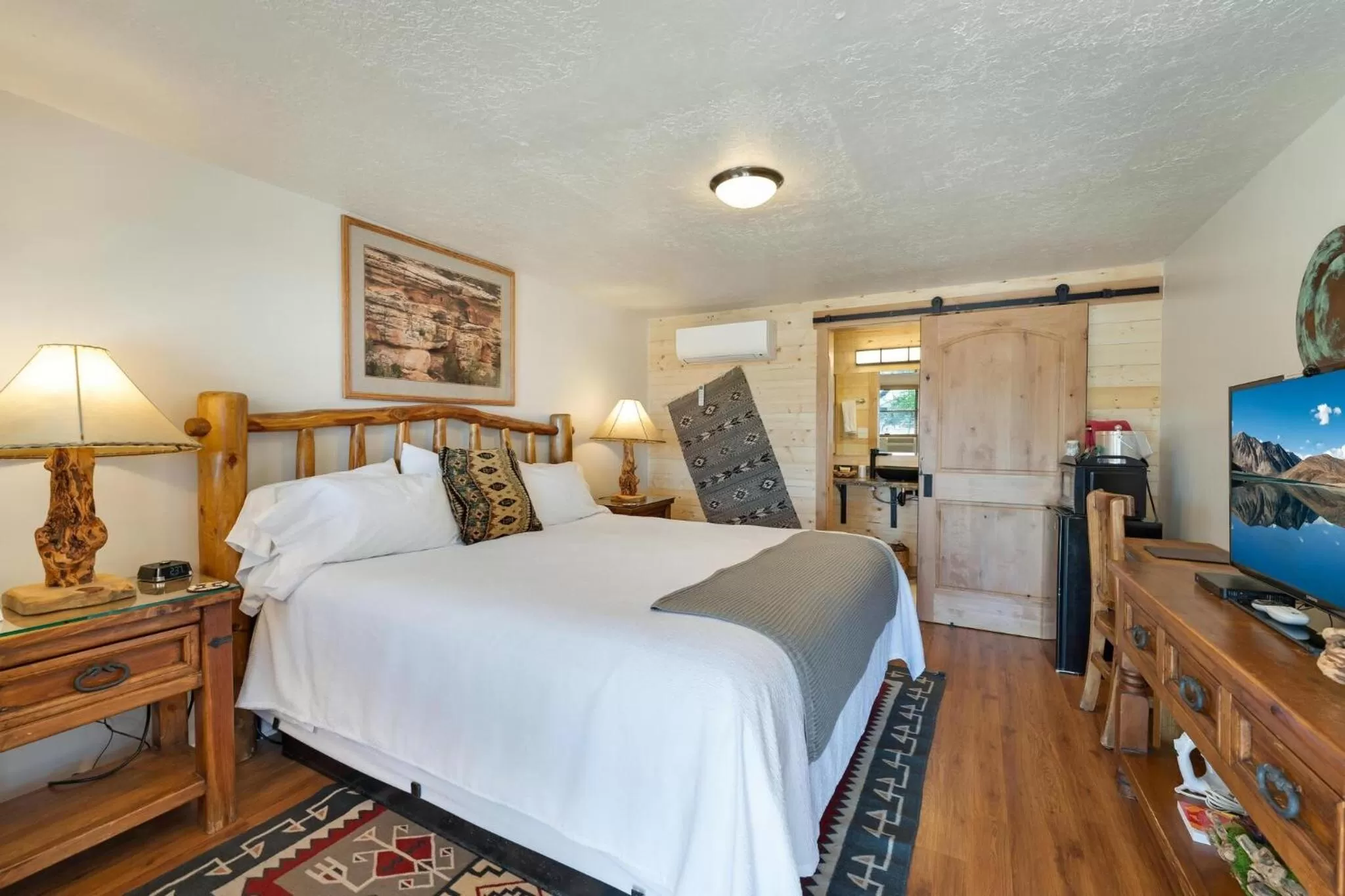 Bed in Stone Lizard Lodge