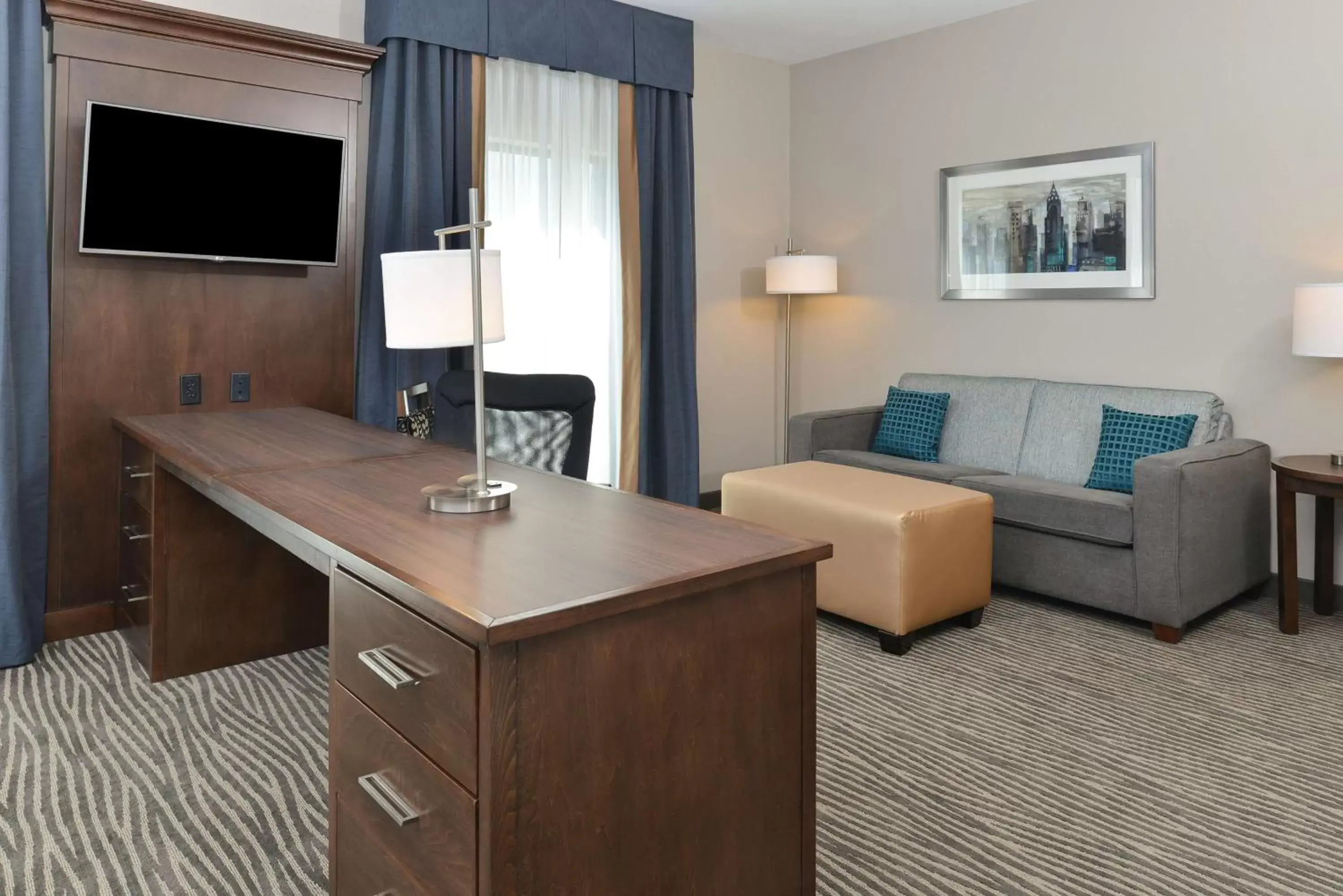 Living room, Seating Area in Hampton Inn & Suites Des Moines Downtown