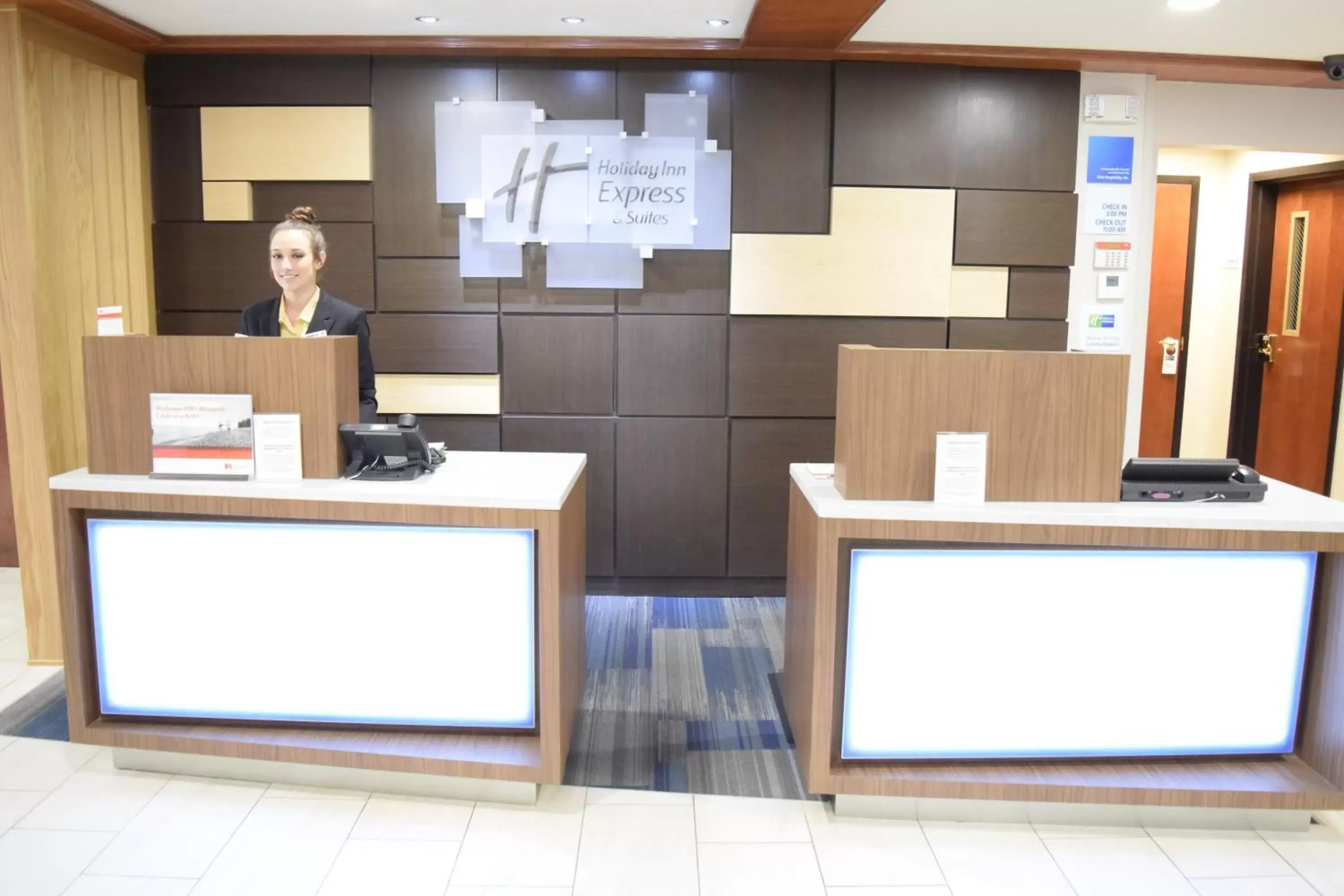 Lobby or reception, Floor Plan in Holiday Inn Express & Suites Pensacola West I-10, an IHG Hotel