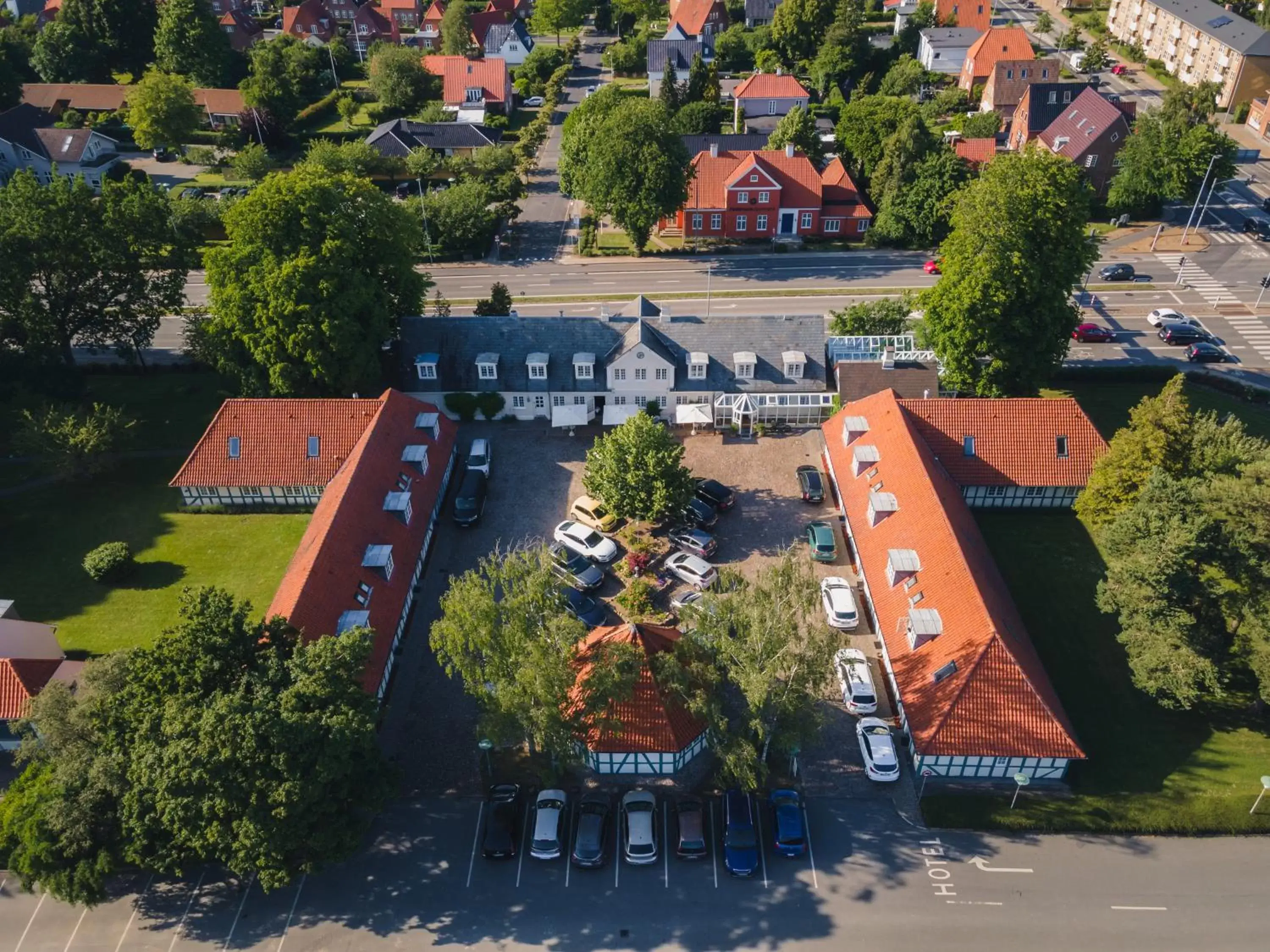 Property building, Bird's-eye View in Hotel Knudsens Gaard