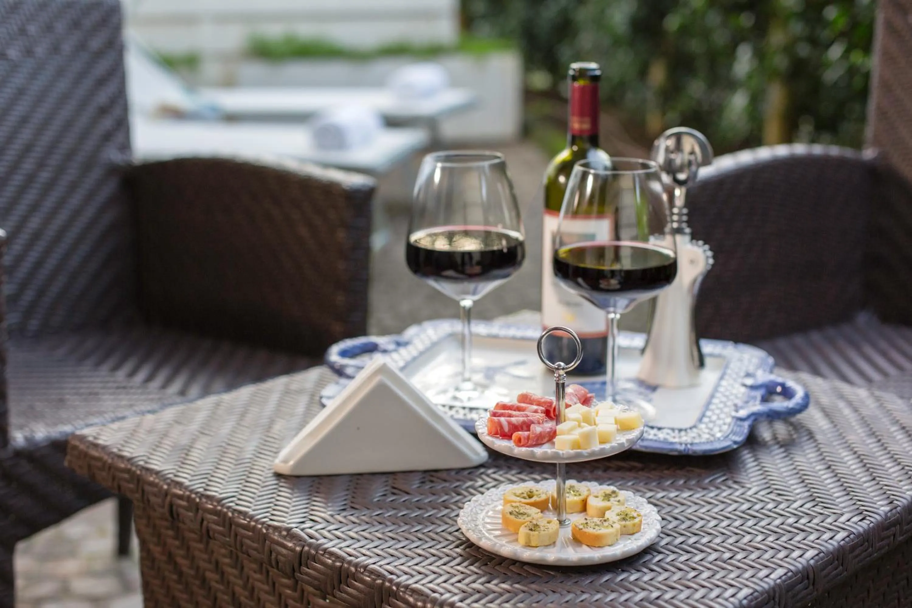 Decorative detail in Villa Oriana Relais