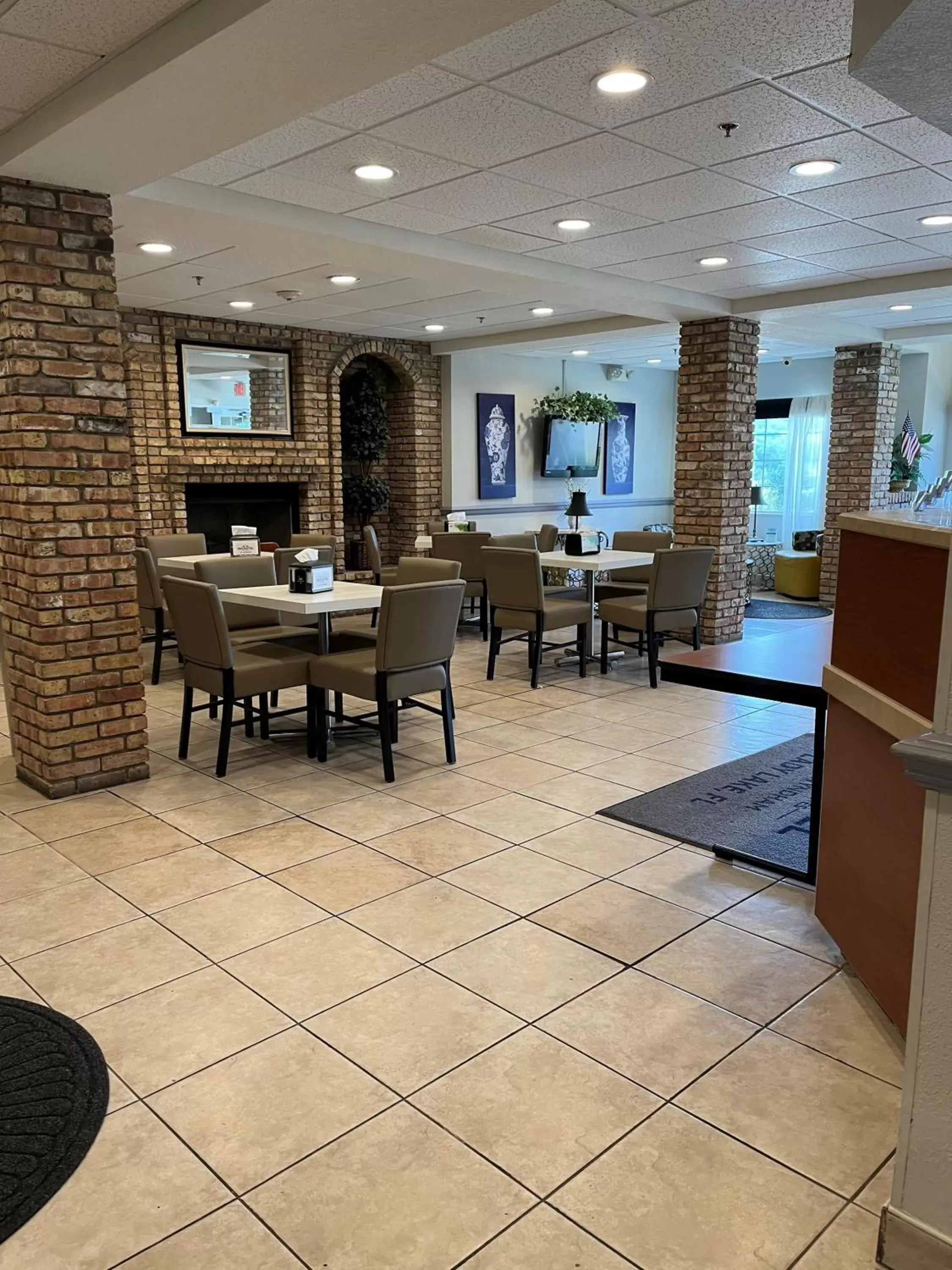 Lobby/Reception in Microtel Inn and Suites by Wyndham - Lady Lake/ The Villages