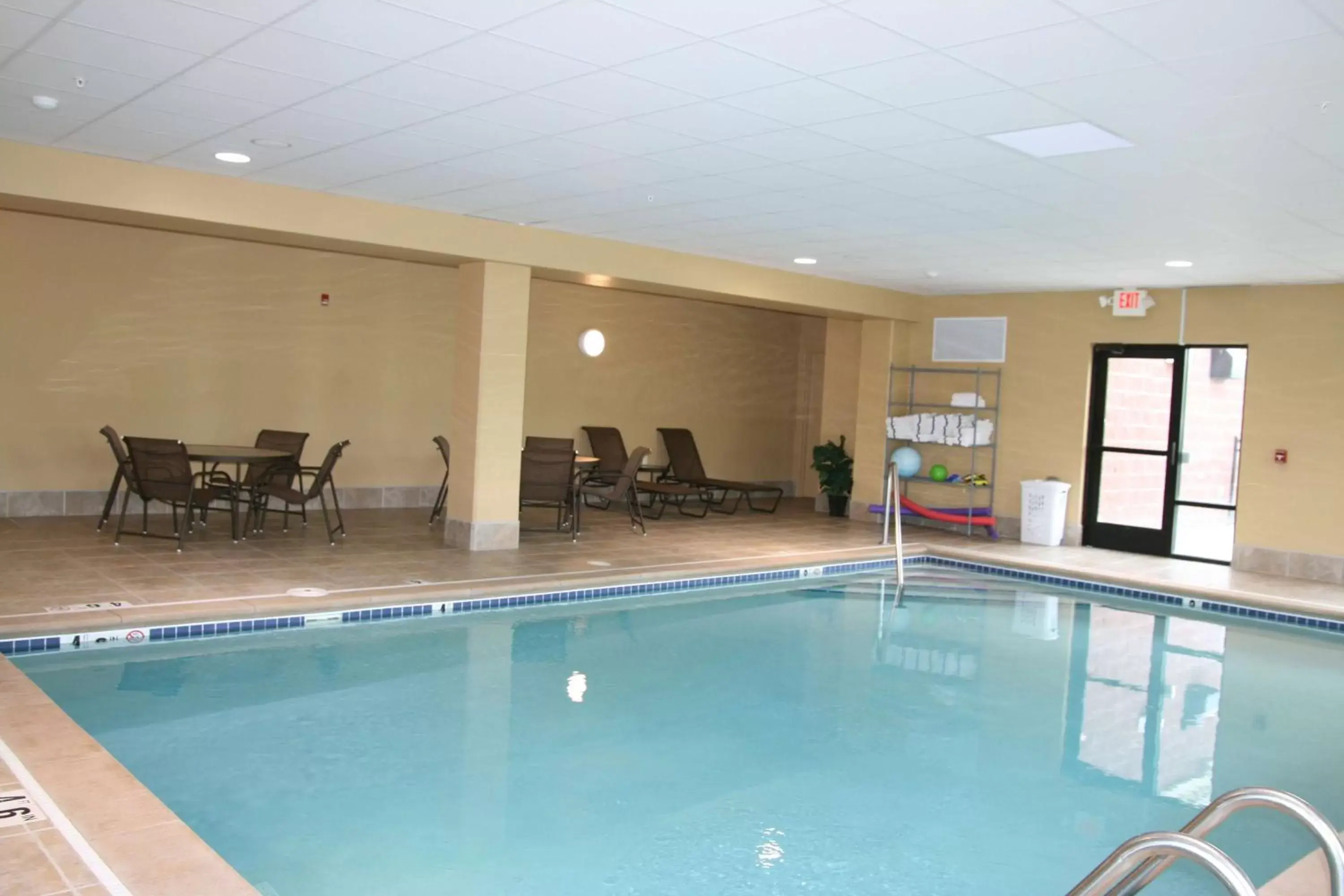 Pool view, Swimming Pool in Hampton Inn & Suites Brookings