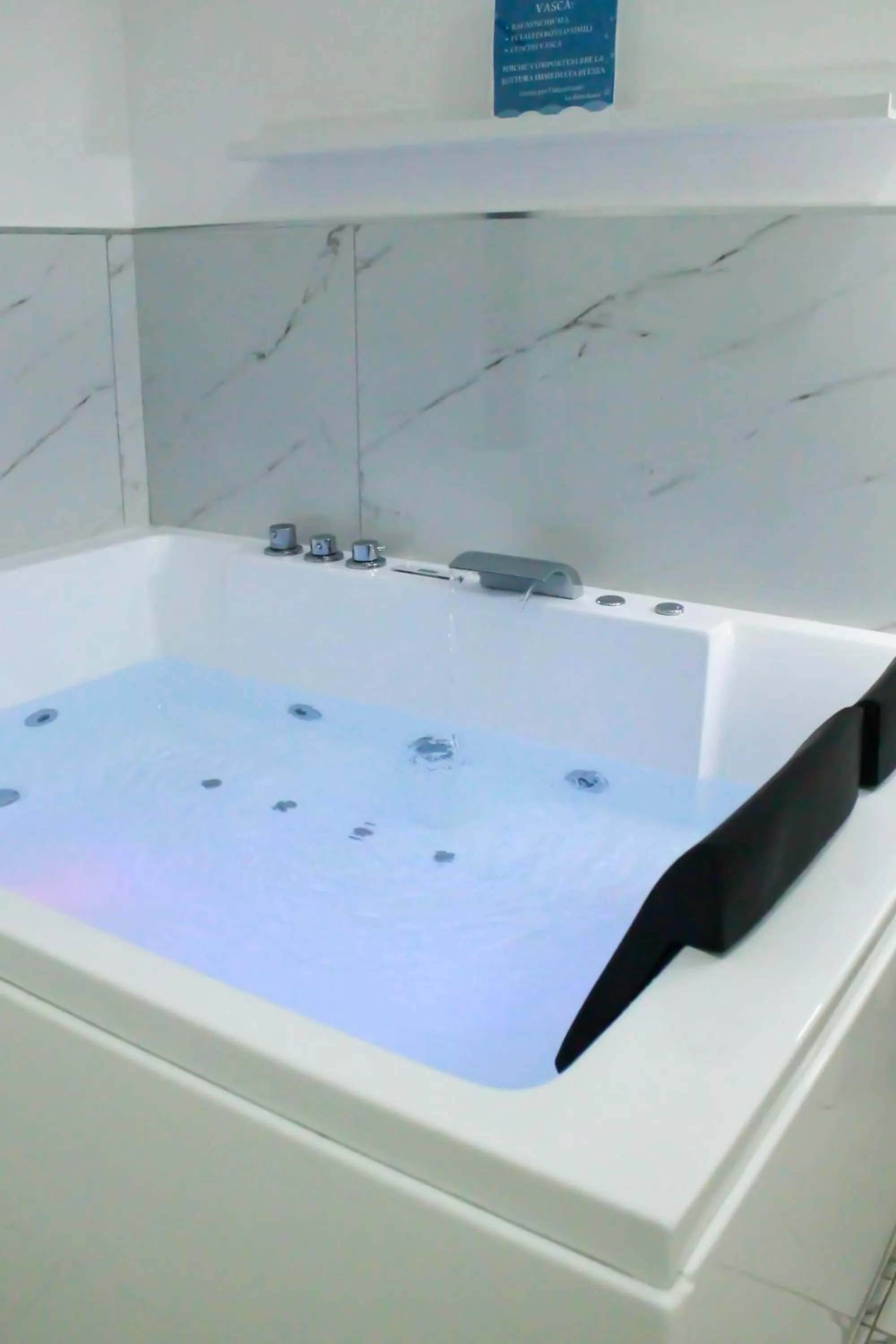 Hot Tub in Villa Flora