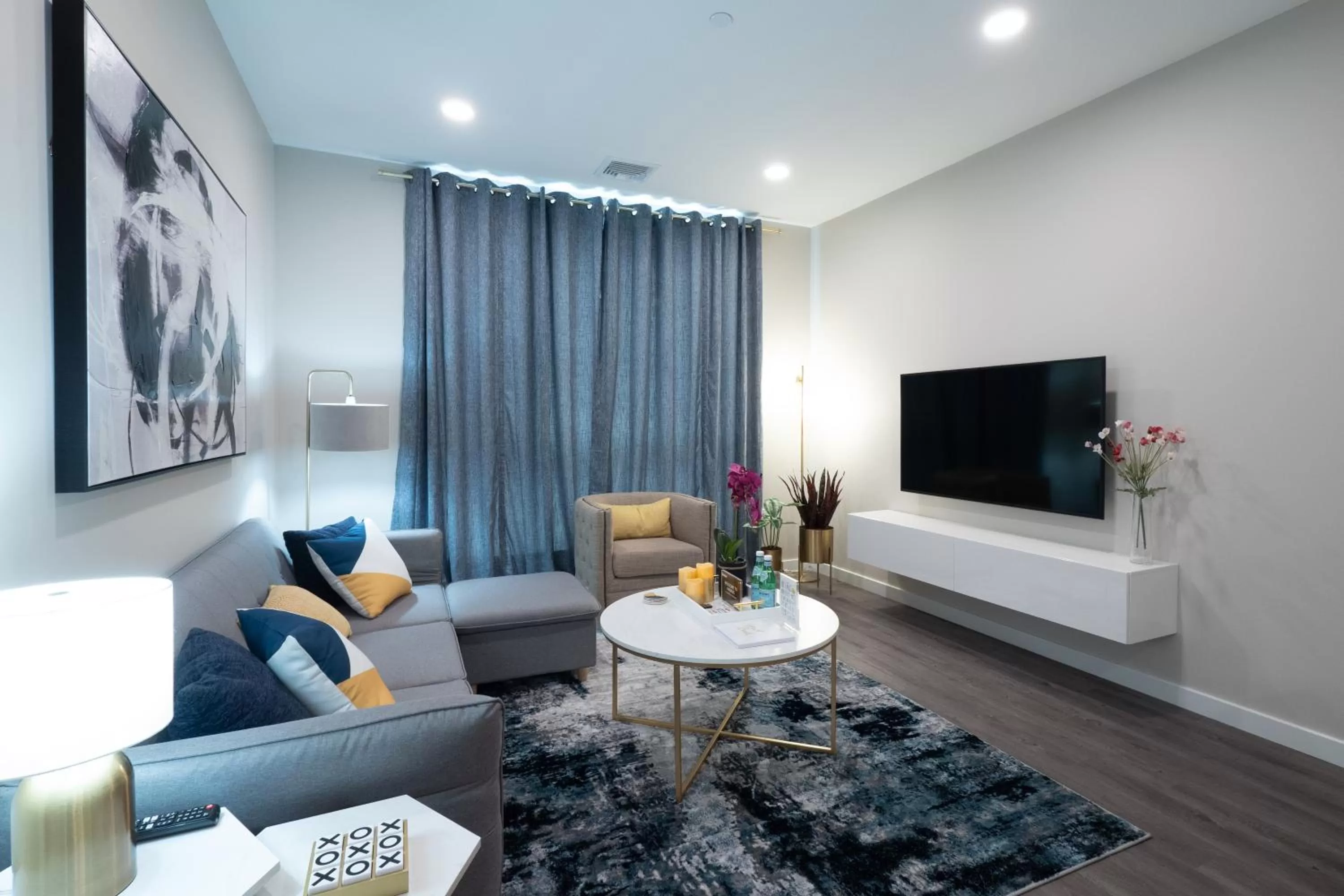 Living room in Luxury Furnished Apartments by Hyatus Downtown at Yale