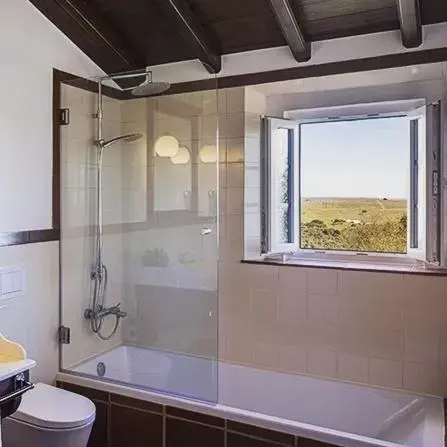 Bathroom in Hotel Rural Monte da Provença