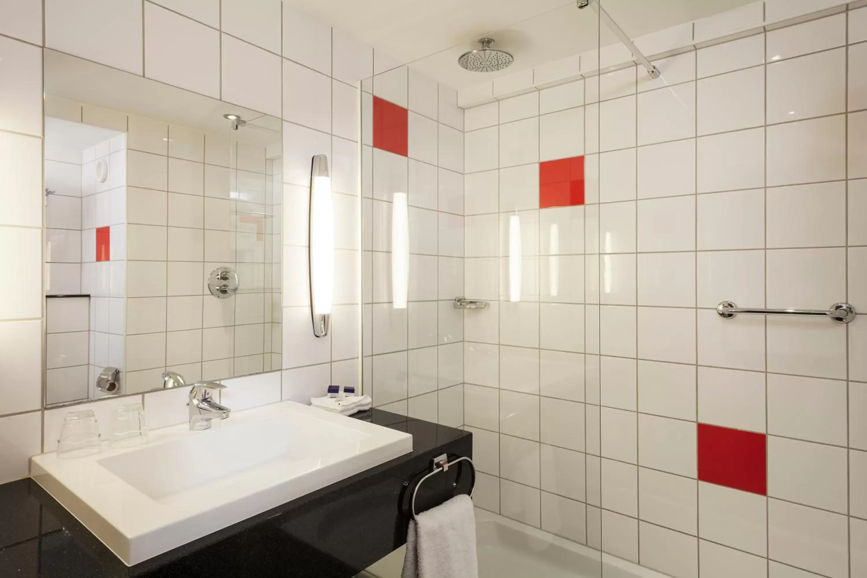 Toilet, Bathroom in Northampton Town Centre Hotel by Accor