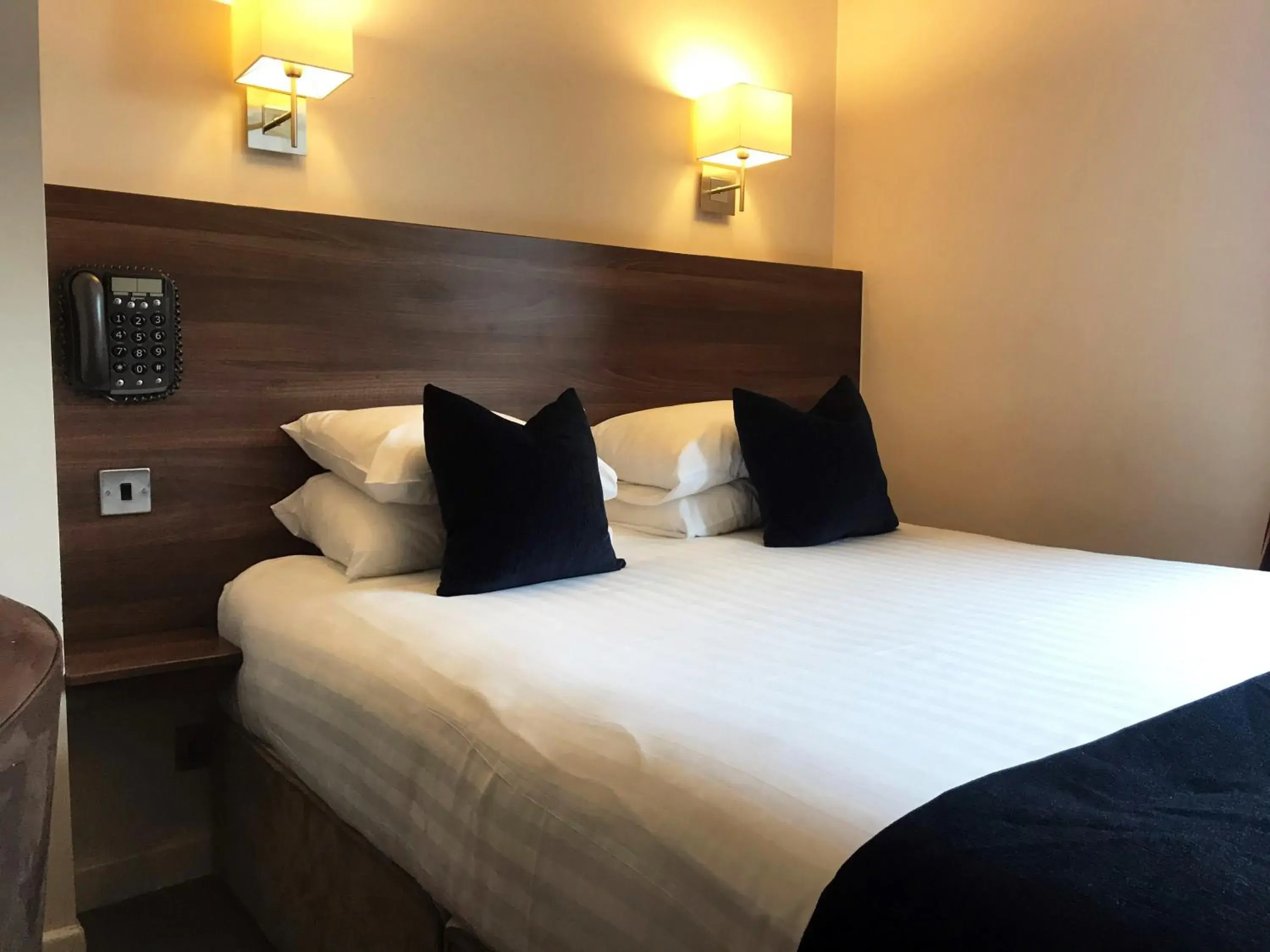 Bed in Dalmeny Resort Hotel