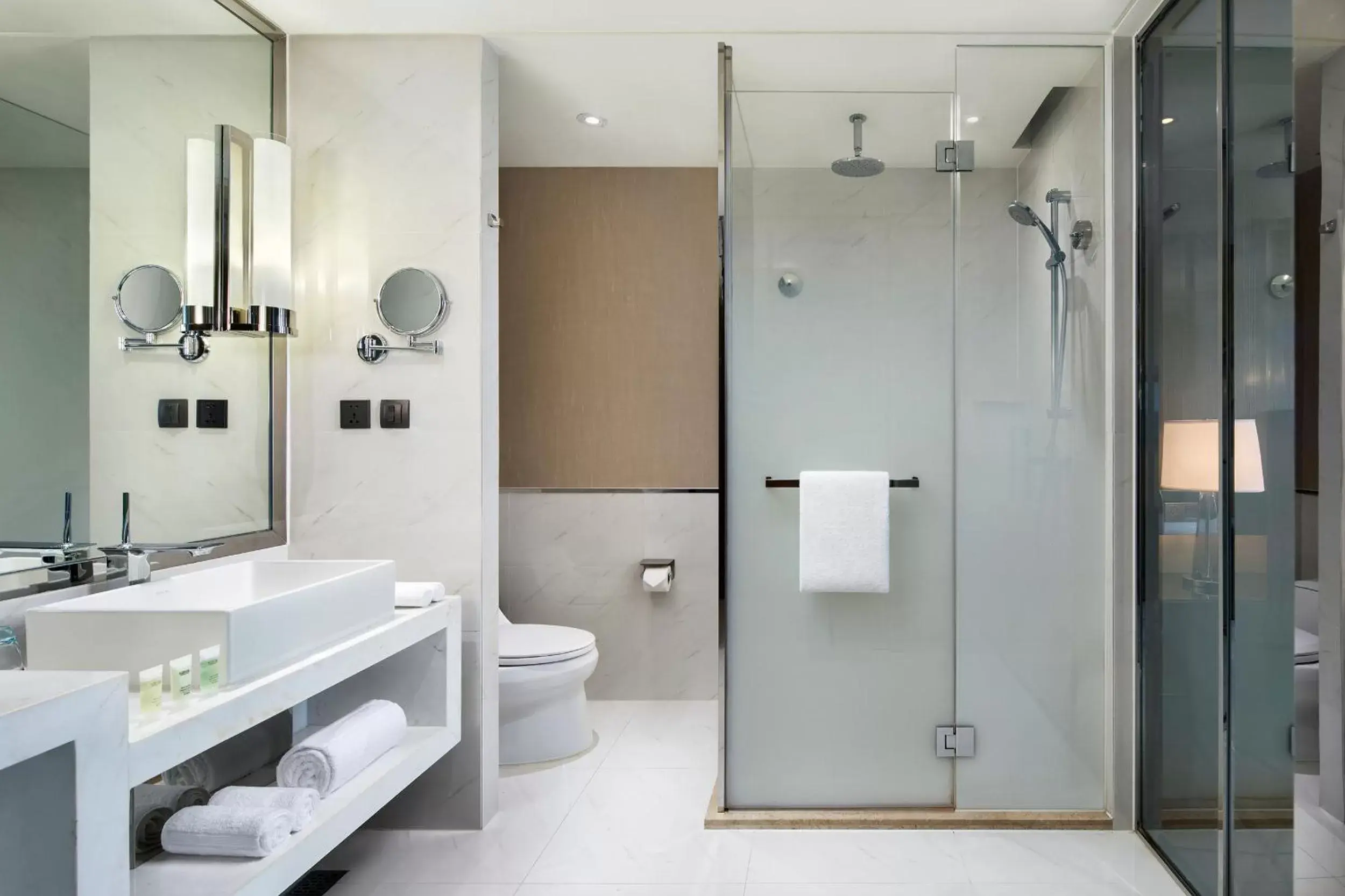 Toilet, Bathroom in Courtyard by Marriott Shanghai Changfeng Park