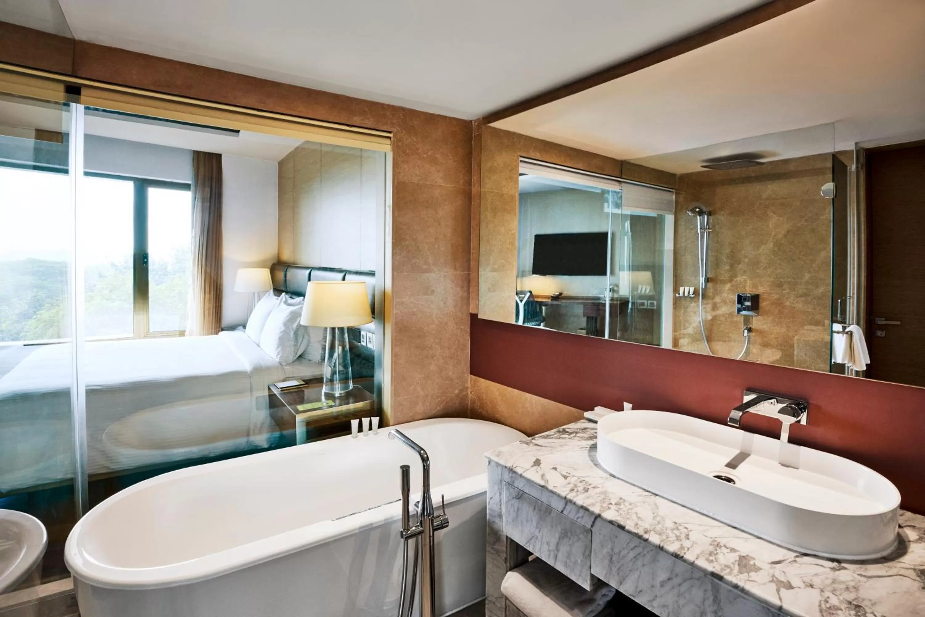 Bath, Bed in Hilton Garden Inn Lucknow
