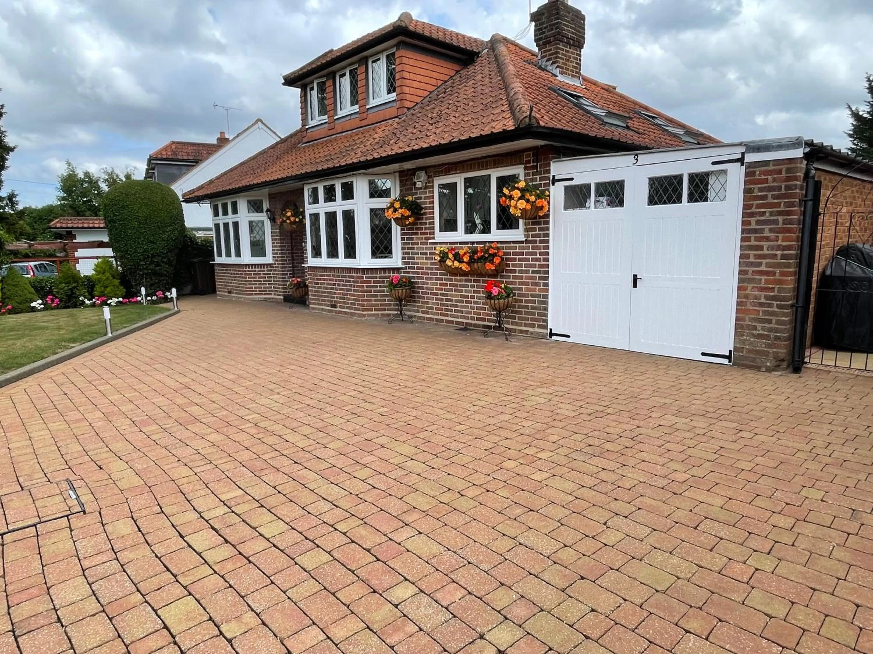 Property Building in Ragged Hall Lane