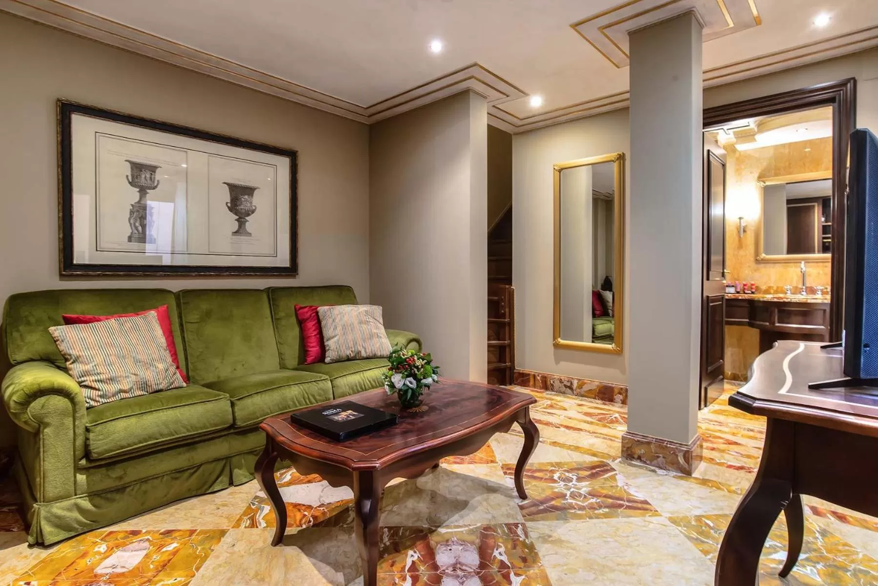 Living room in River Palace Hotel