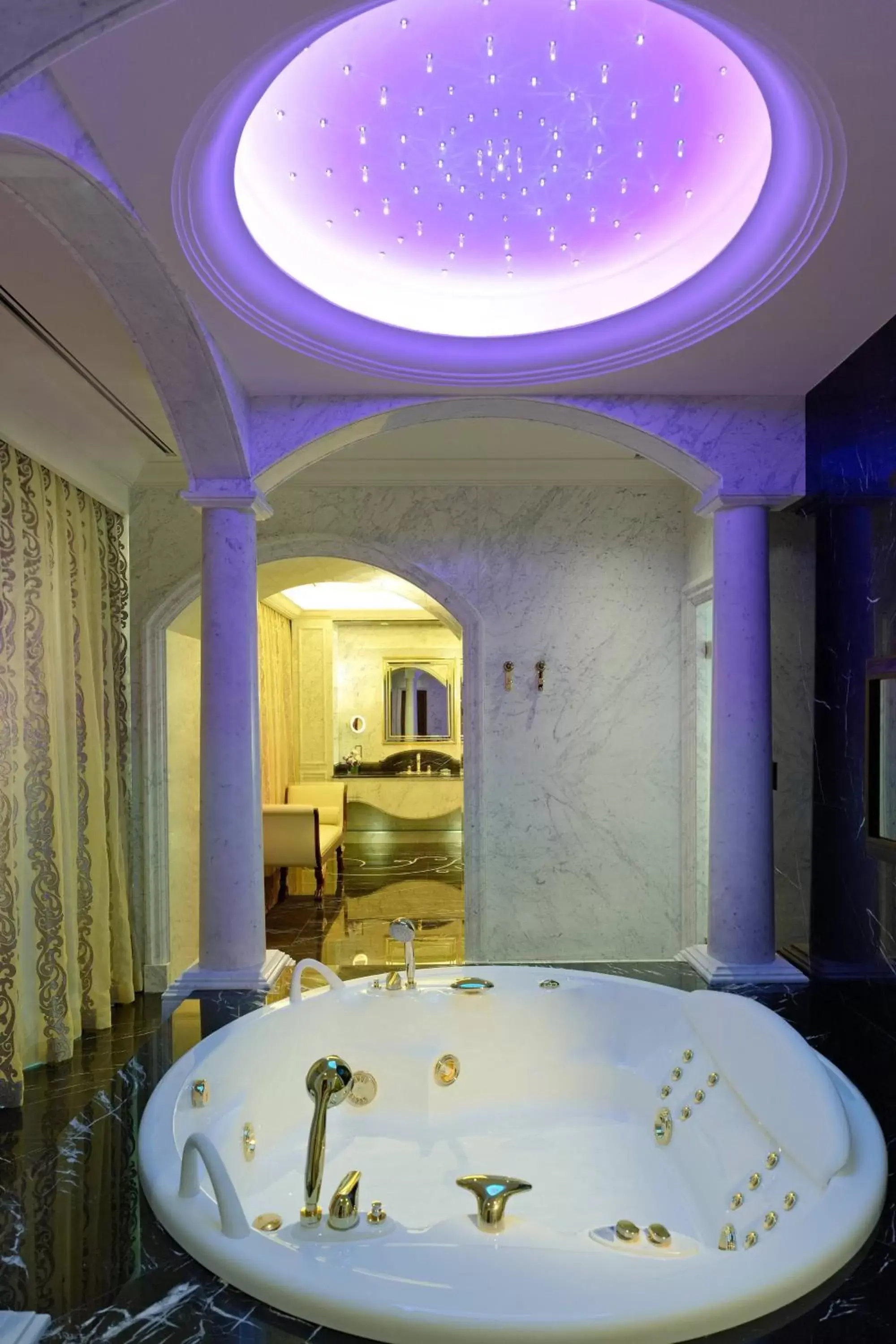 Swimming pool, Bathroom in JW Marriott Hotel Ankara