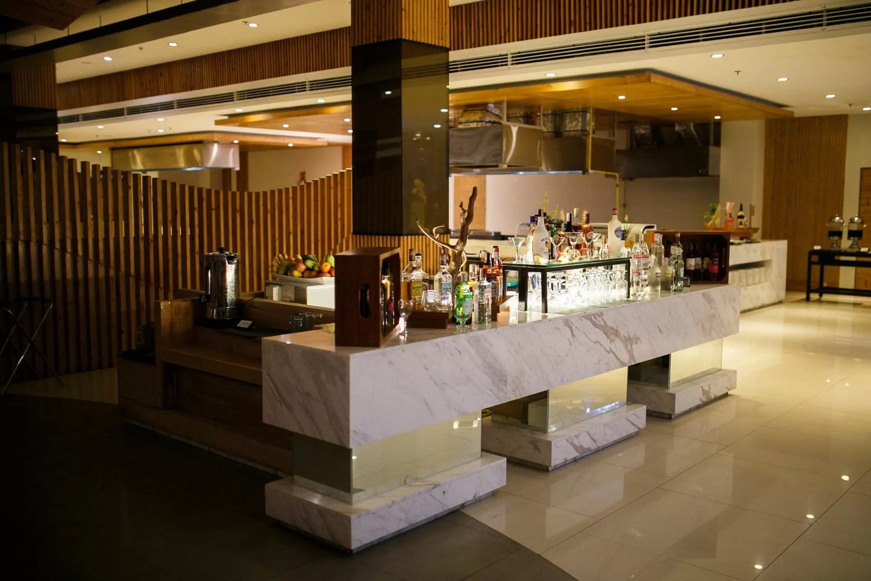 Restaurant/places to eat, Lounge/Bar in Solea Mactan Resort