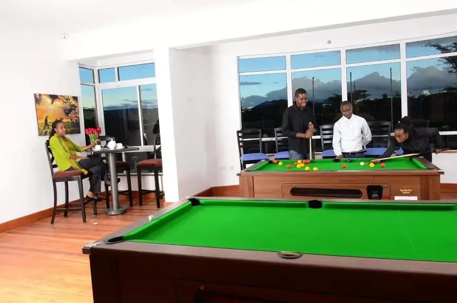 Activities, Billiards in Greenpark Sundowner