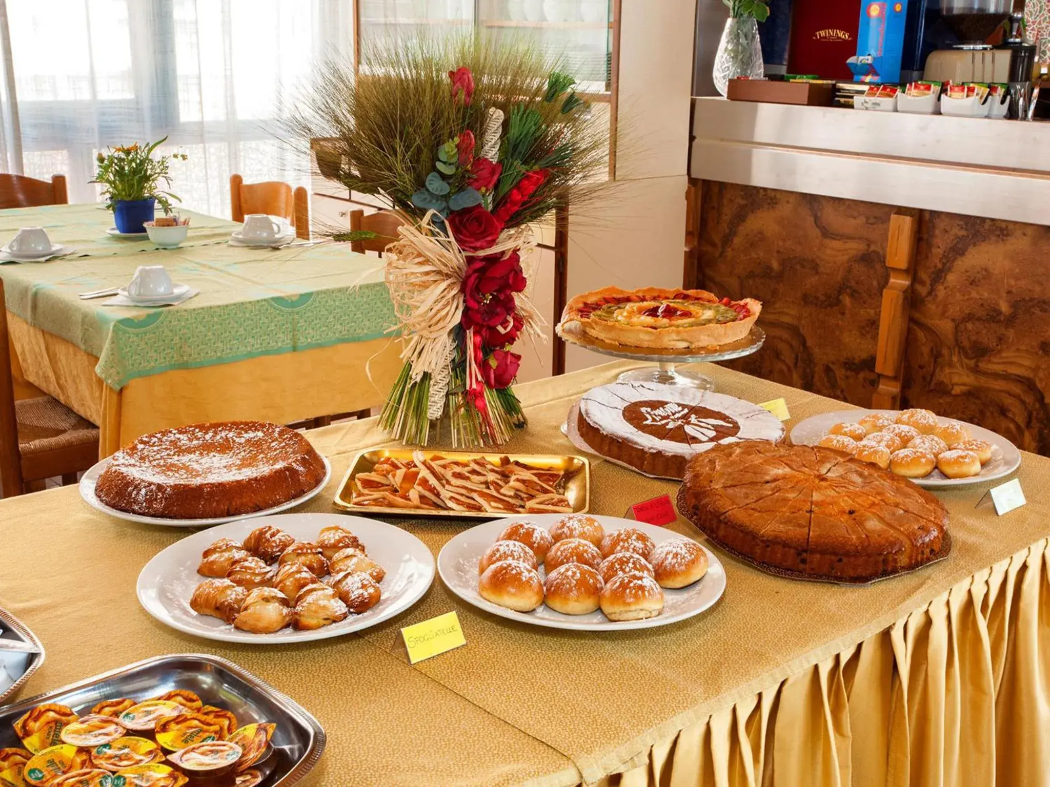 Buffet breakfast in Hotel Amalfi